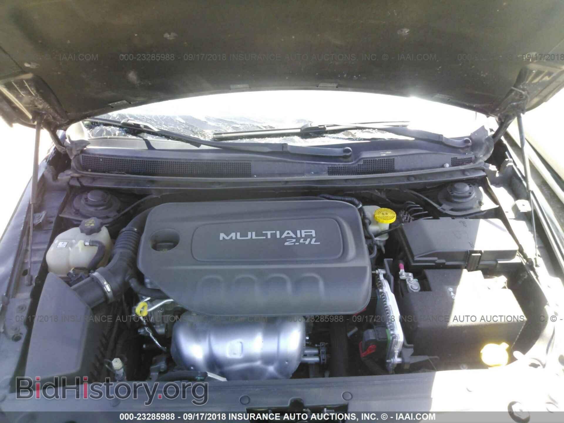 2015 Chrysler 200 - VIN: 1C3CCCAB8FN602408 - Photo 10