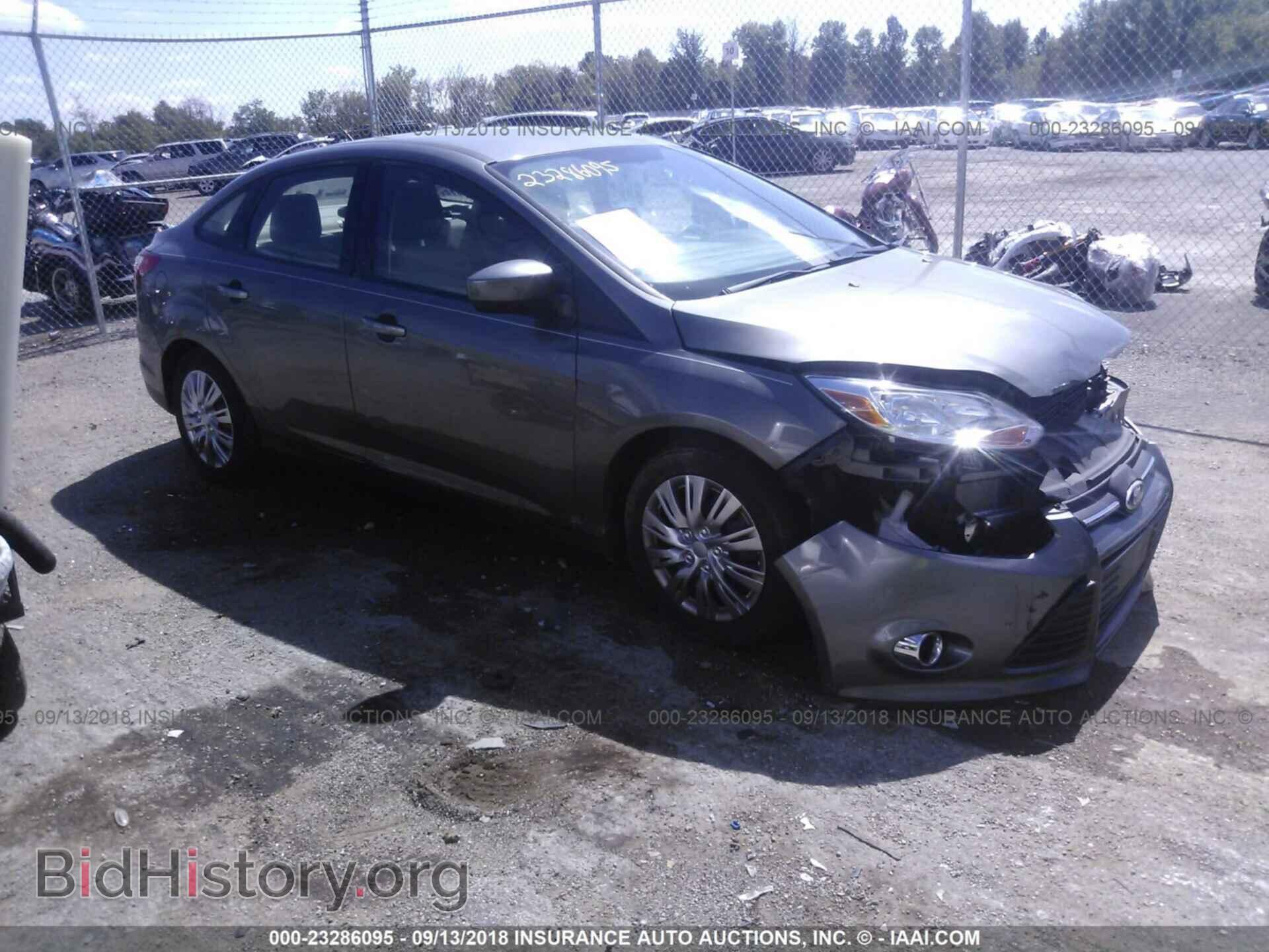 Photo 1FAHP3F22CL447768 - Ford Focus 2012