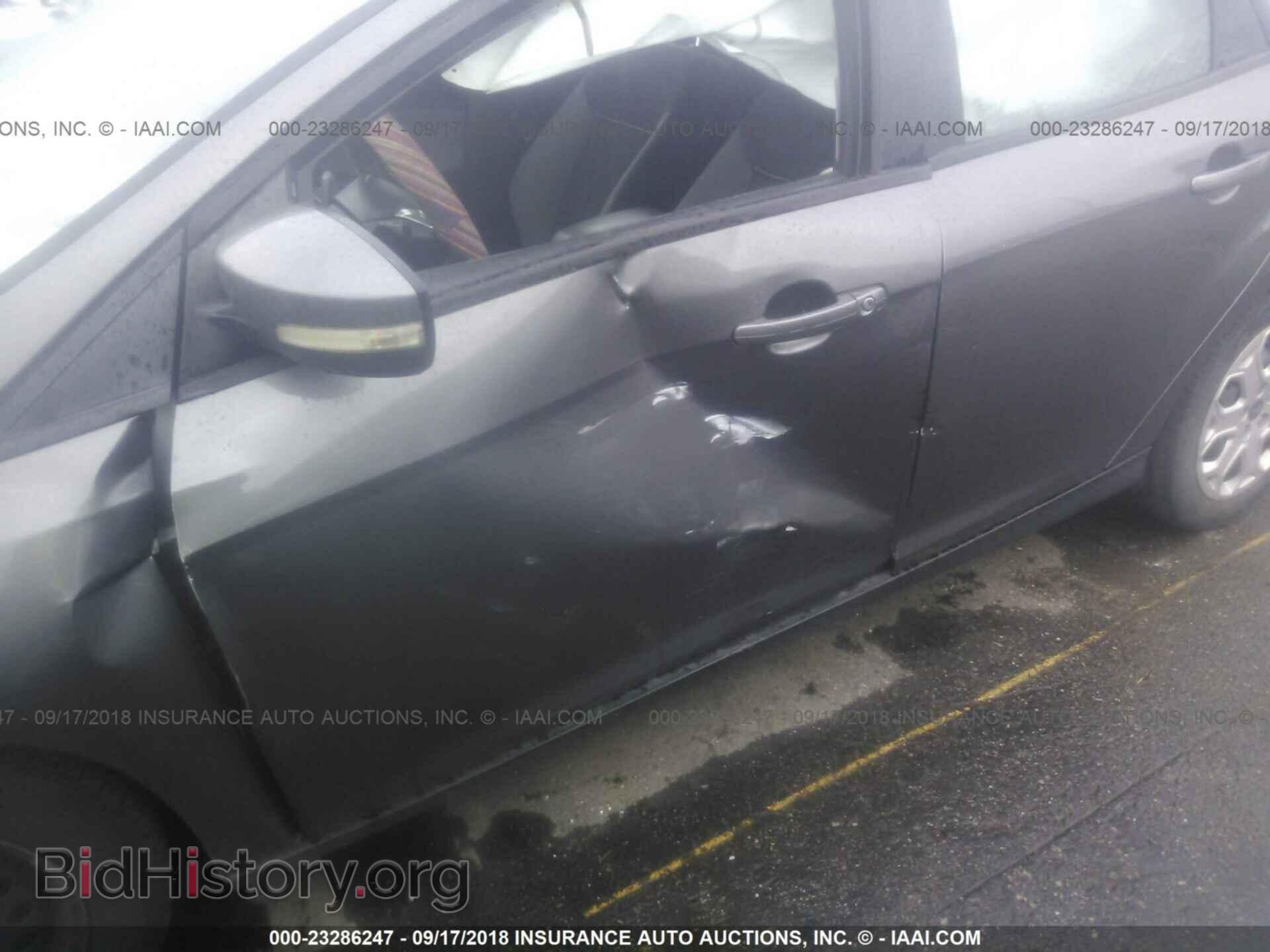 2012 Ford Focus - VIN: 1FAHP3F21CL232303 - Photo 6