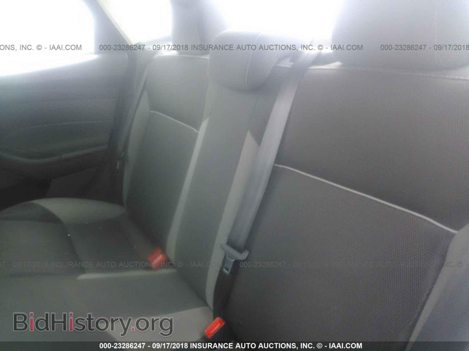 2012 Ford Focus - VIN: 1FAHP3F21CL232303 - Photo 8