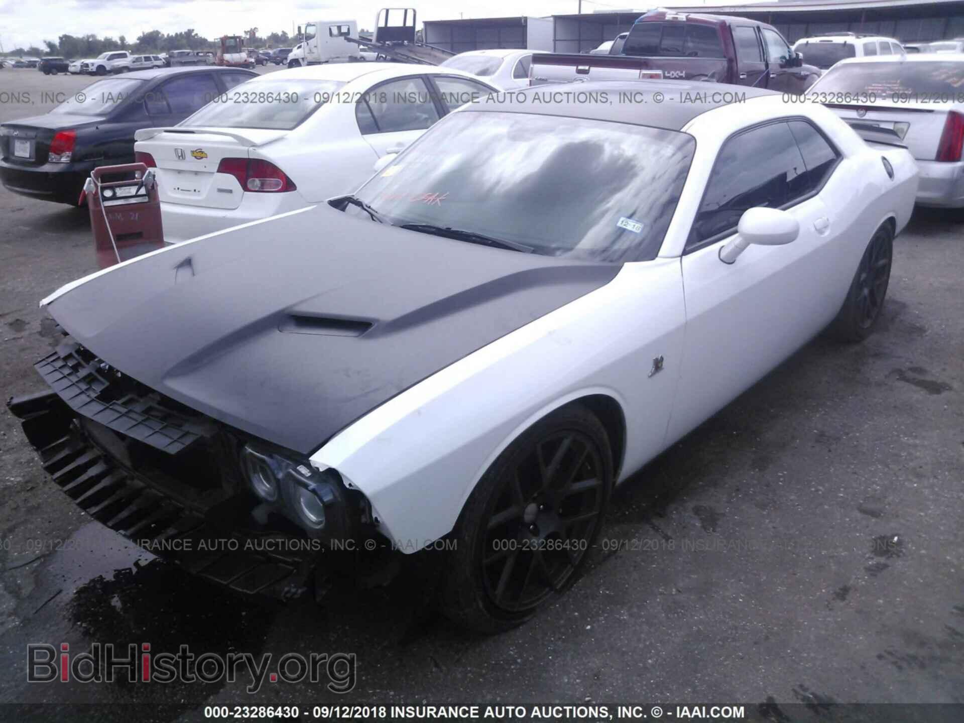 2016 Dodge Challenger - VIN: 2C3CDZFJ1GH137982 - Photo 2