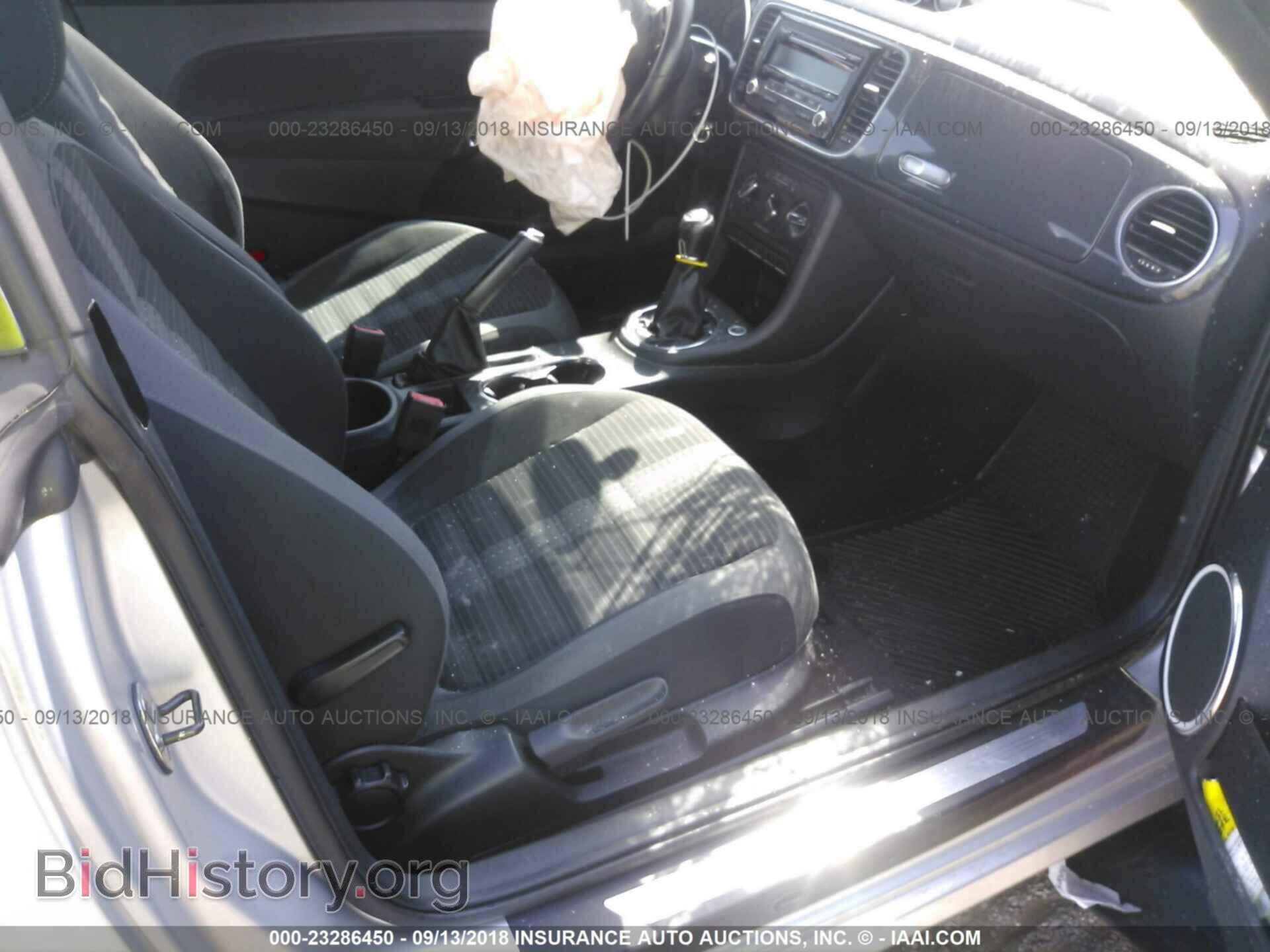 2012 Volkswagen Beetle - VIN: 3VW467AT7CM638553 - Фото 5