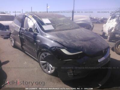 2018 Tesla MODEL X, серебристый — VIN 5YJXCBE43JF090101, IAAI