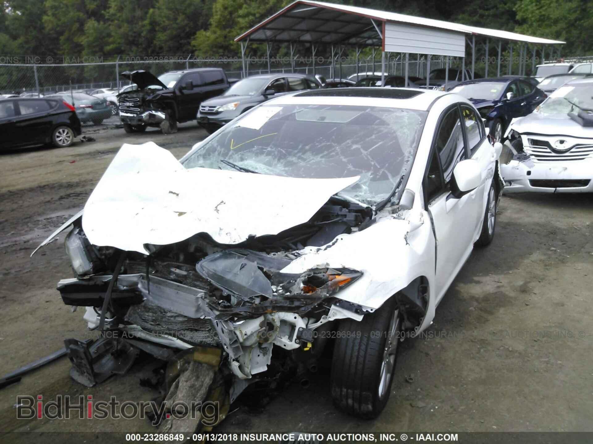 2012 Honda Civic - VIN: 19XFB2F82CE388762 - Photo 2