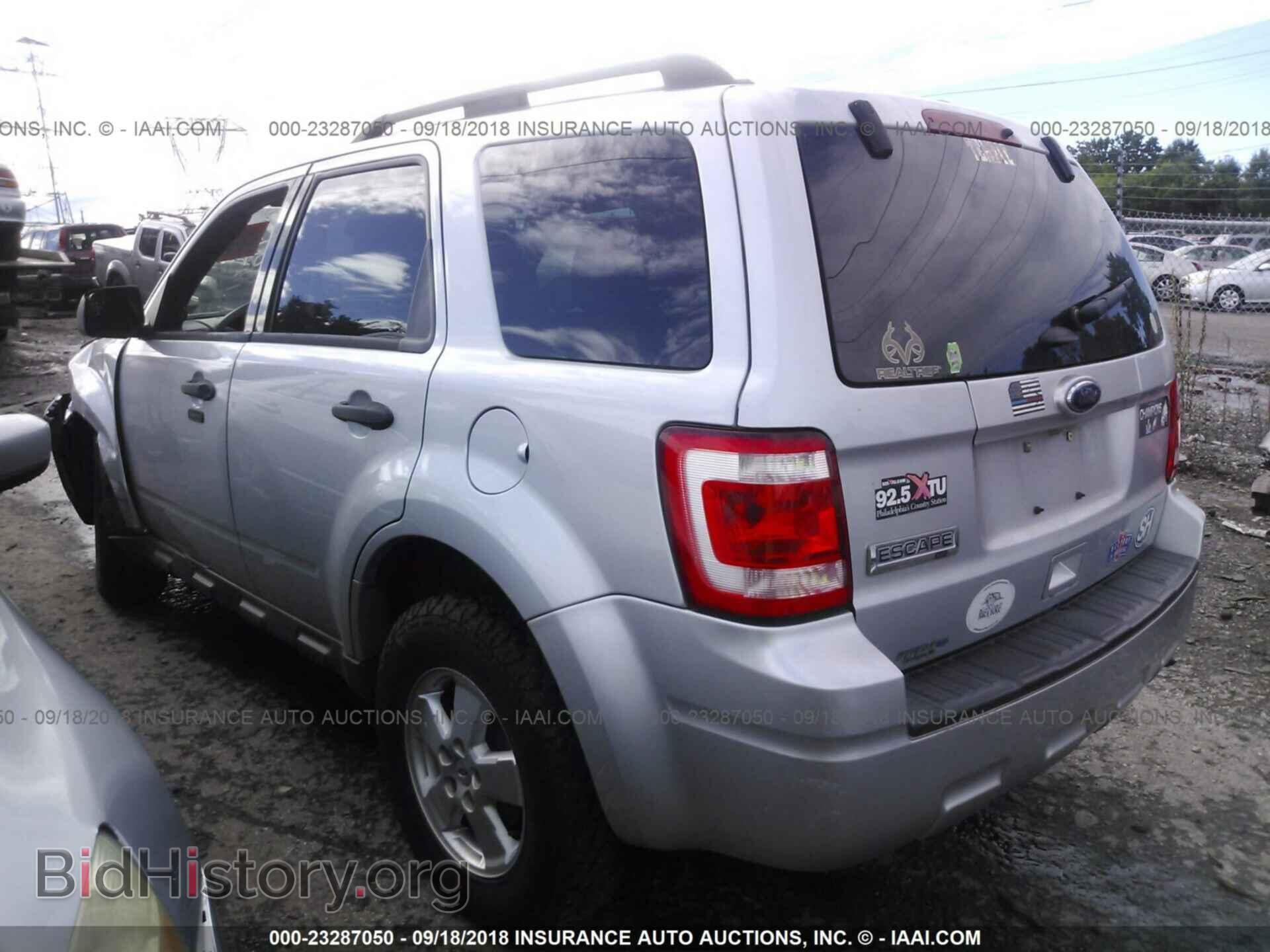2011 Ford Escape - VIN: 1FMCU0D78BKC25553 - Фото 3