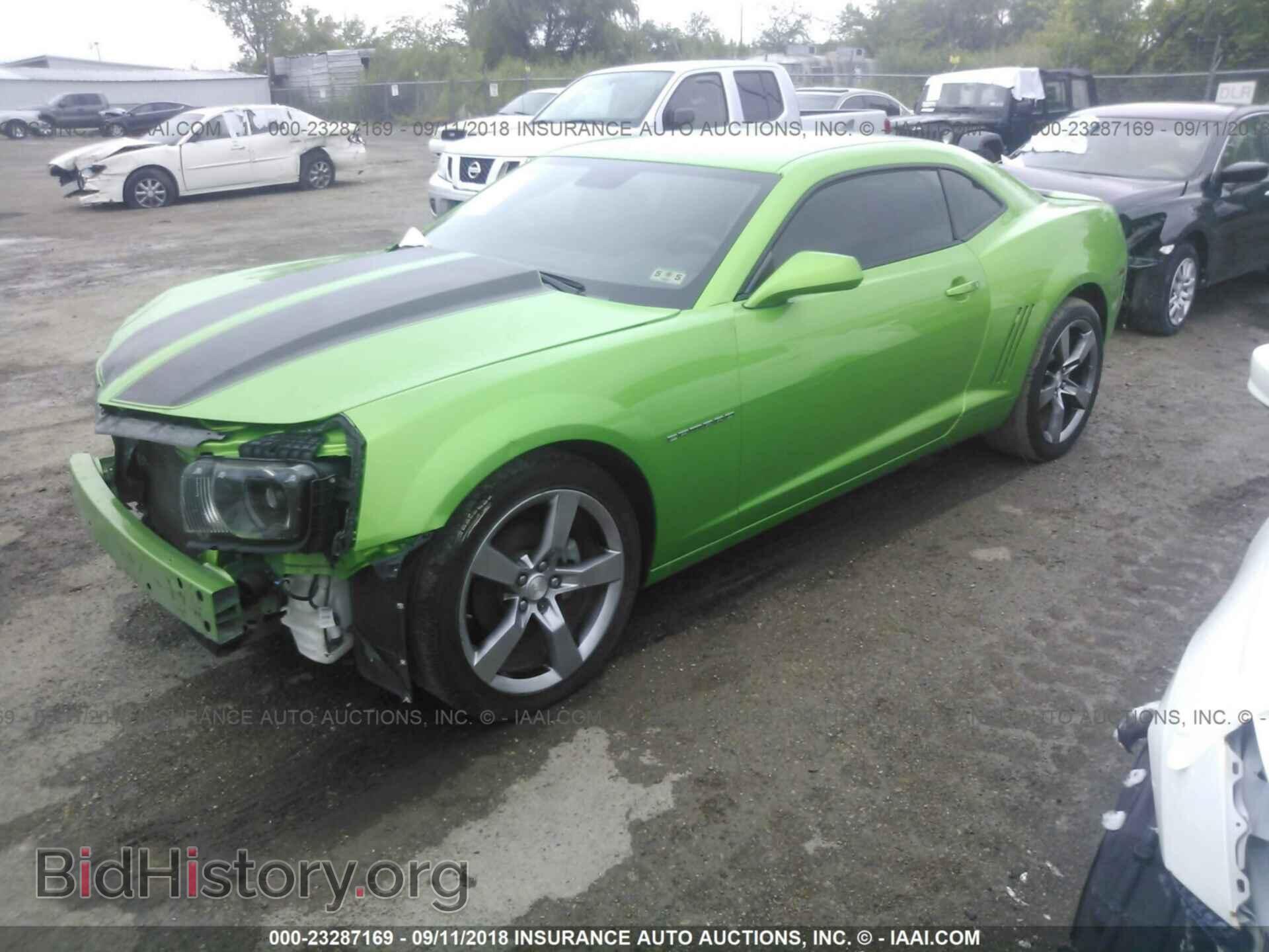 2011 Chevrolet Camaro - VIN: 2G1FB1ED1B9133003 - Фото 2