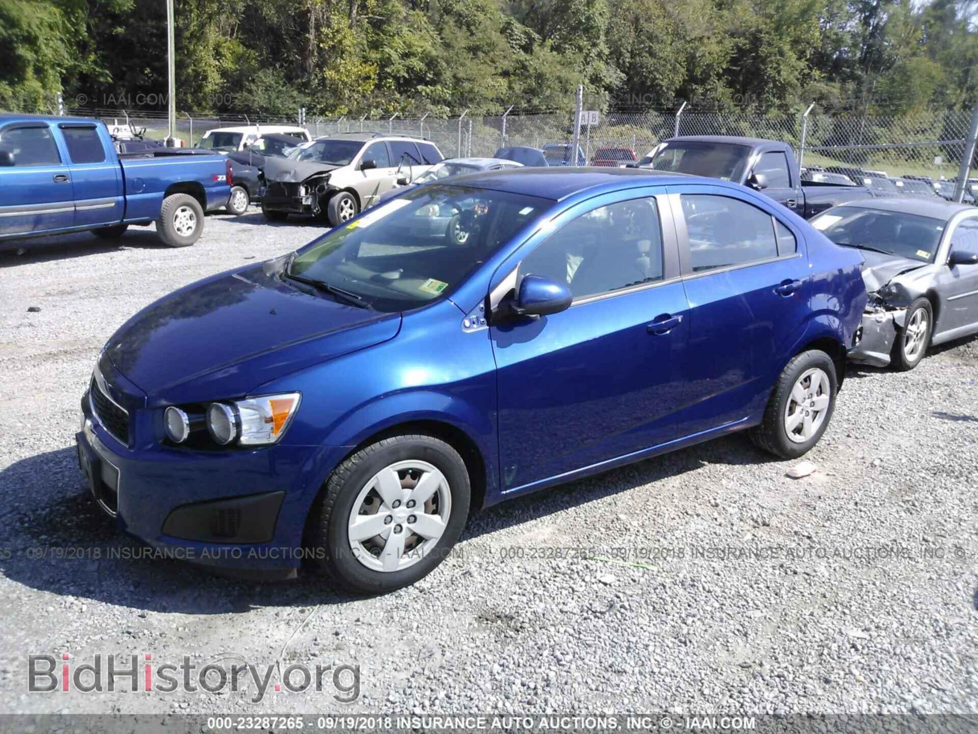 2014 Chevrolet Sonic - VIN: 1G1JA5SG4E4116335 - Фото 2