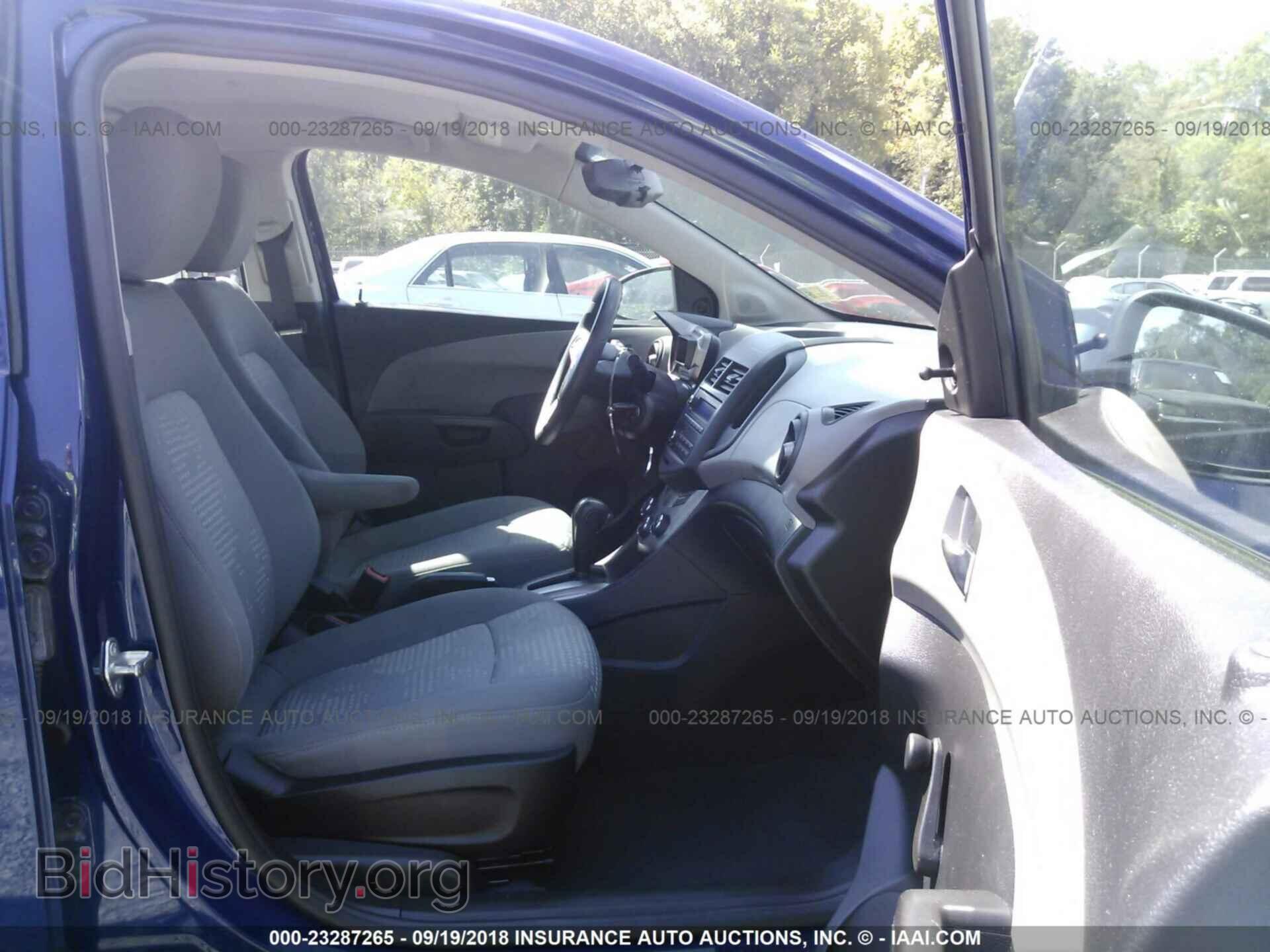 2014 Chevrolet Sonic - VIN: 1G1JA5SG4E4116335 - Фото 5