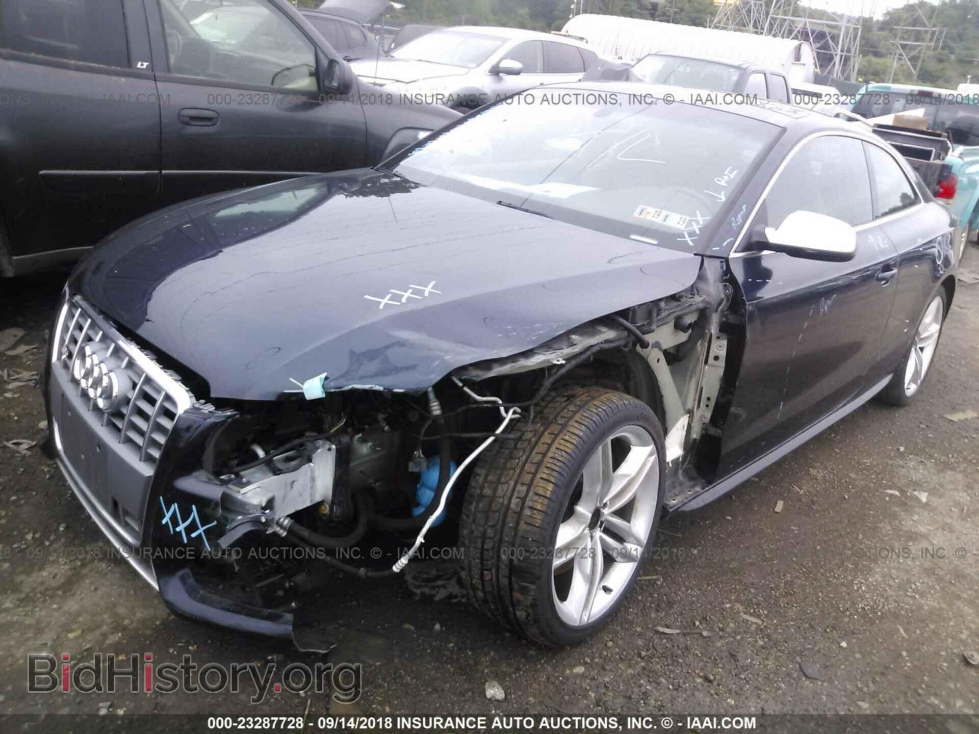 2011 Audi S5 - VIN: WAUGVAFR2BA028291 - Фото 2