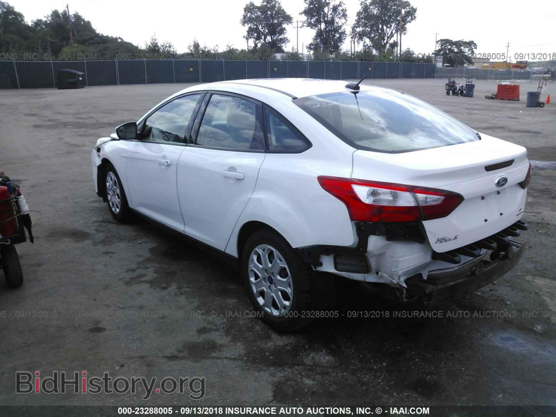 2012 Ford Focus - VIN: 1FAHP3F26CL456344 - Photo 3