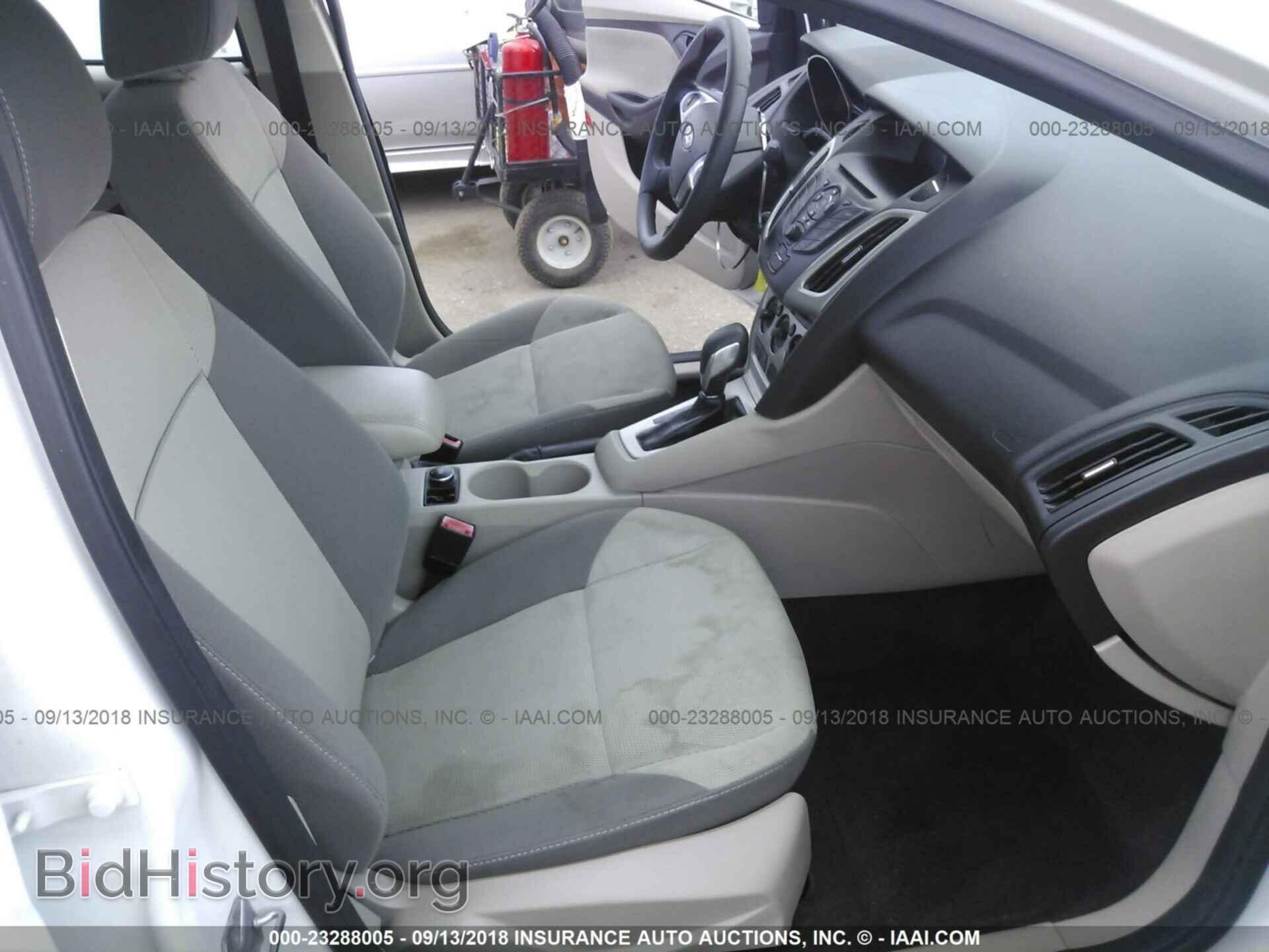 2012 Ford Focus - VIN: 1FAHP3F26CL456344 - Photo 5