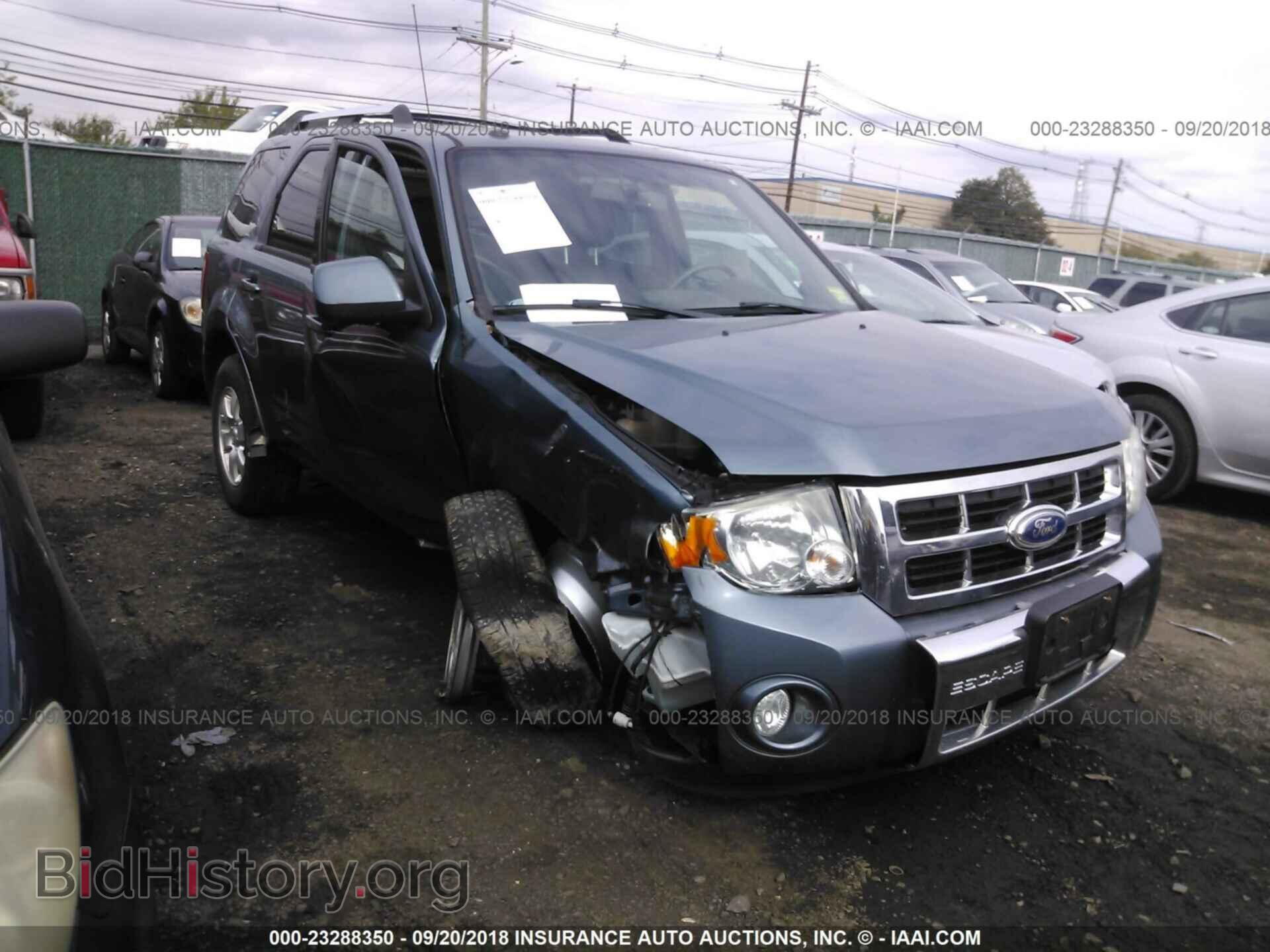 Photo 1FMCU9EG7BKB17556 - Ford Escape 2011