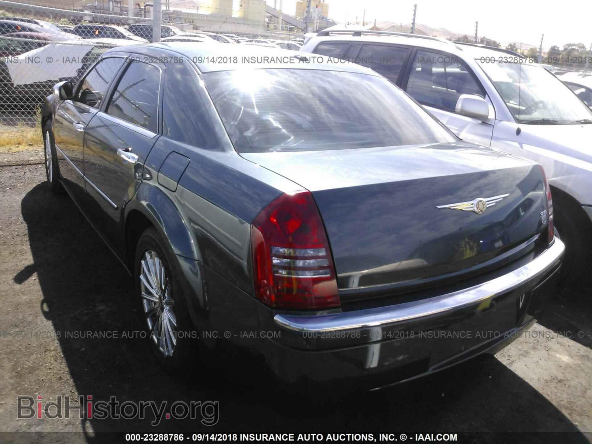 2007 CHRYSLER 300C - VIN: 2C3LA63H77H880512 - Фото 3