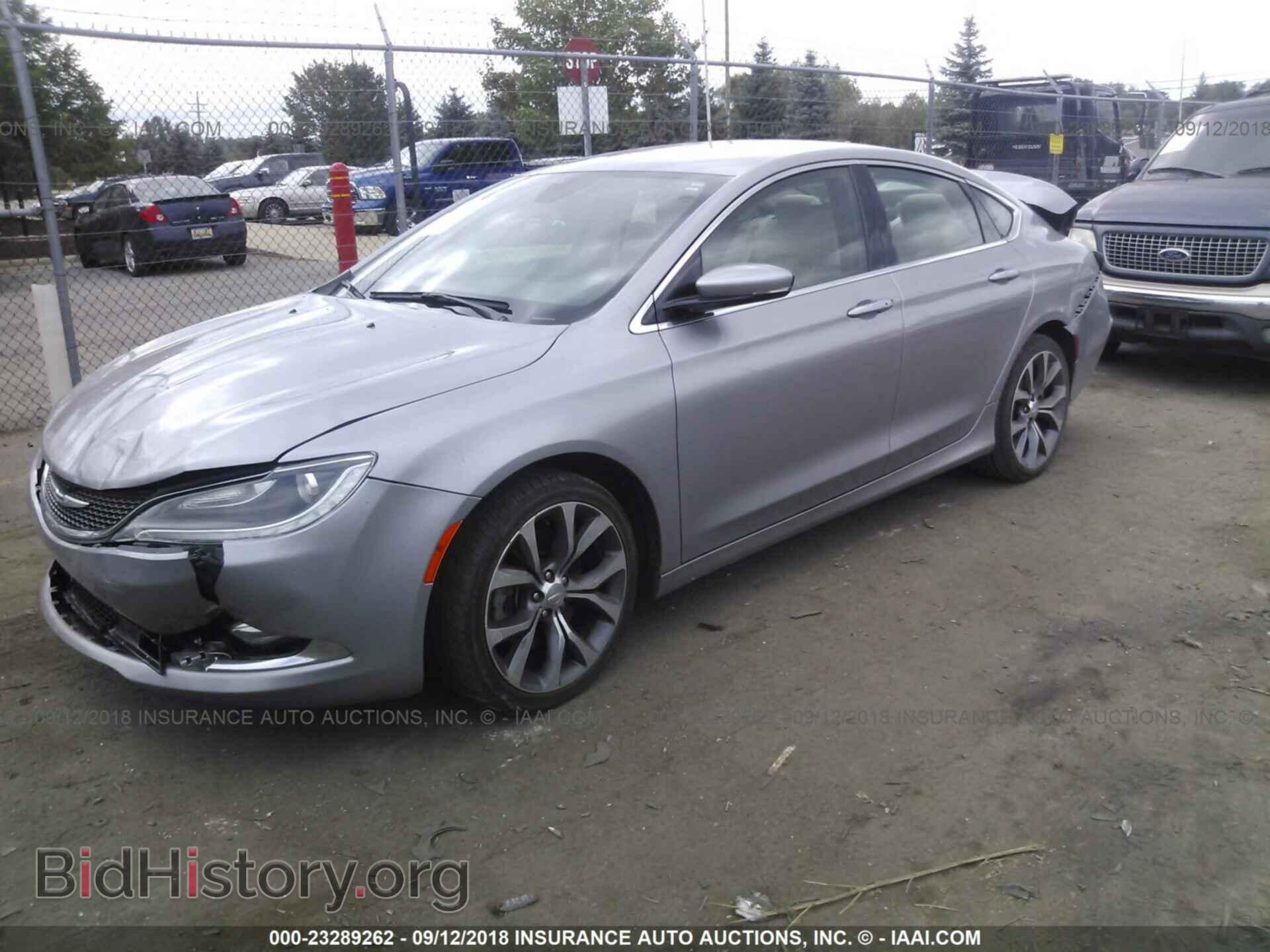 2015 Chrysler 200 - VIN: 1C3CCCCB1FN610833 - Photo 2