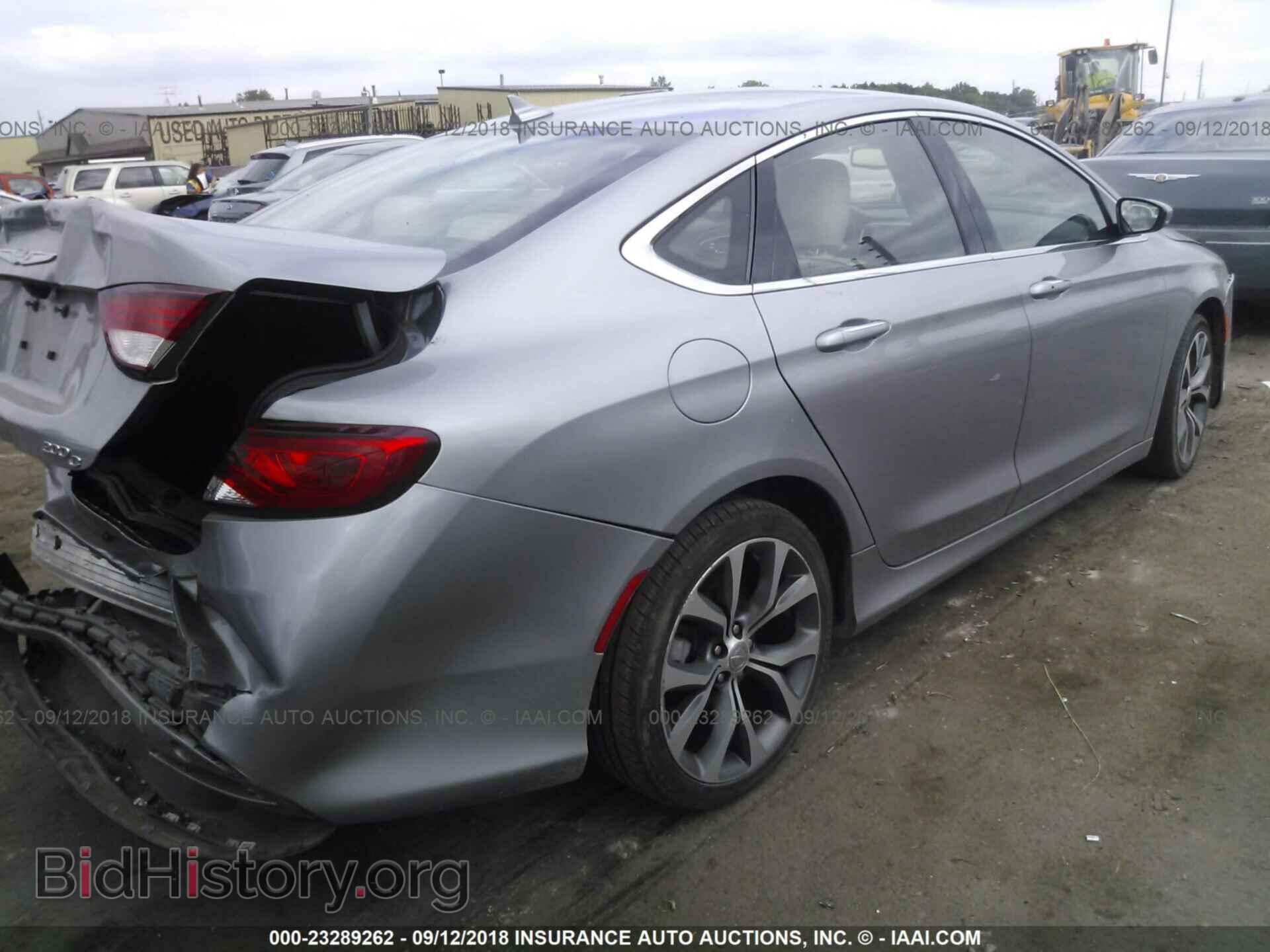 2015 Chrysler 200 - VIN: 1C3CCCCB1FN610833 - Photo 4