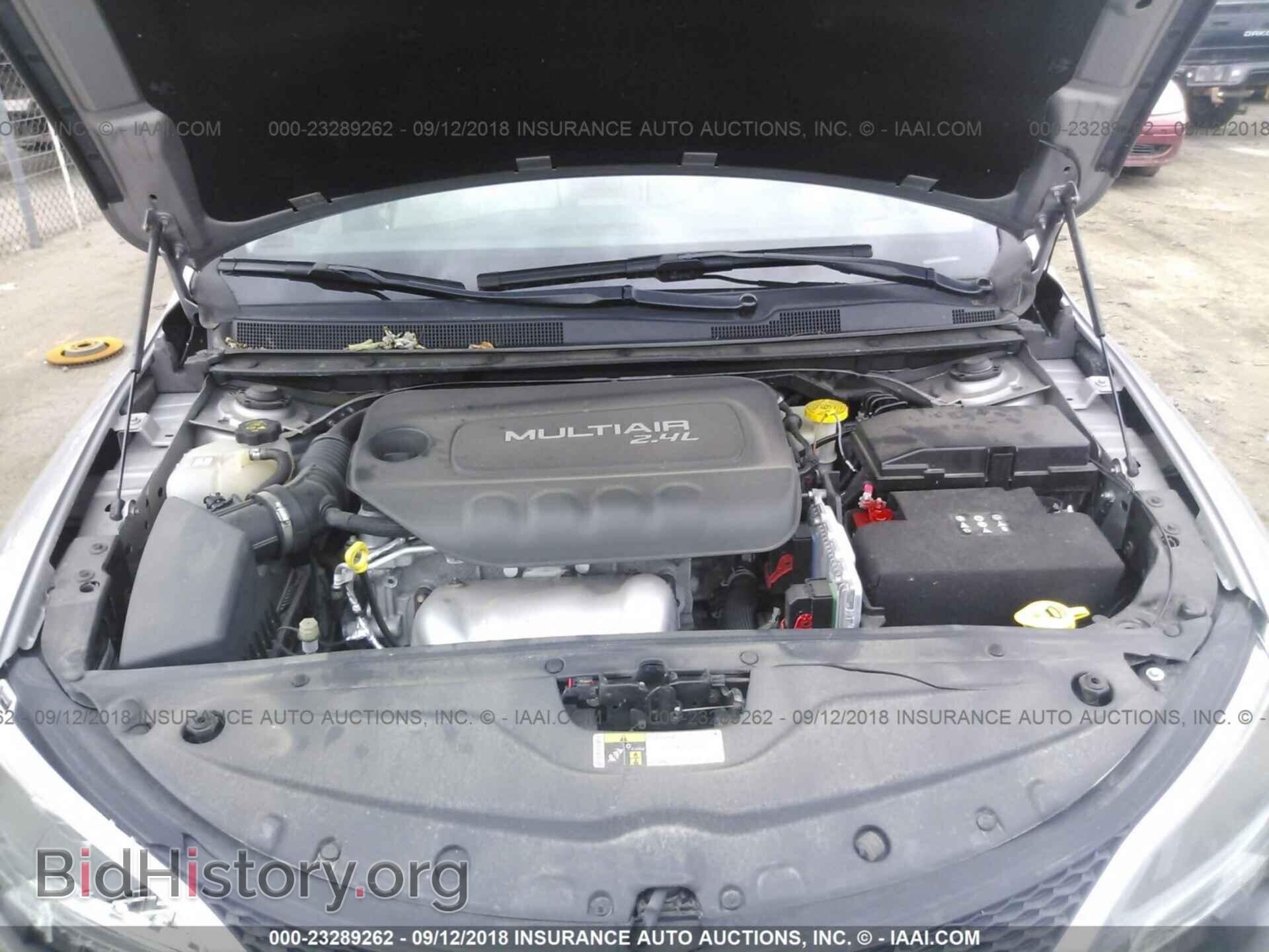 2015 Chrysler 200 - VIN: 1C3CCCCB1FN610833 - Photo 10