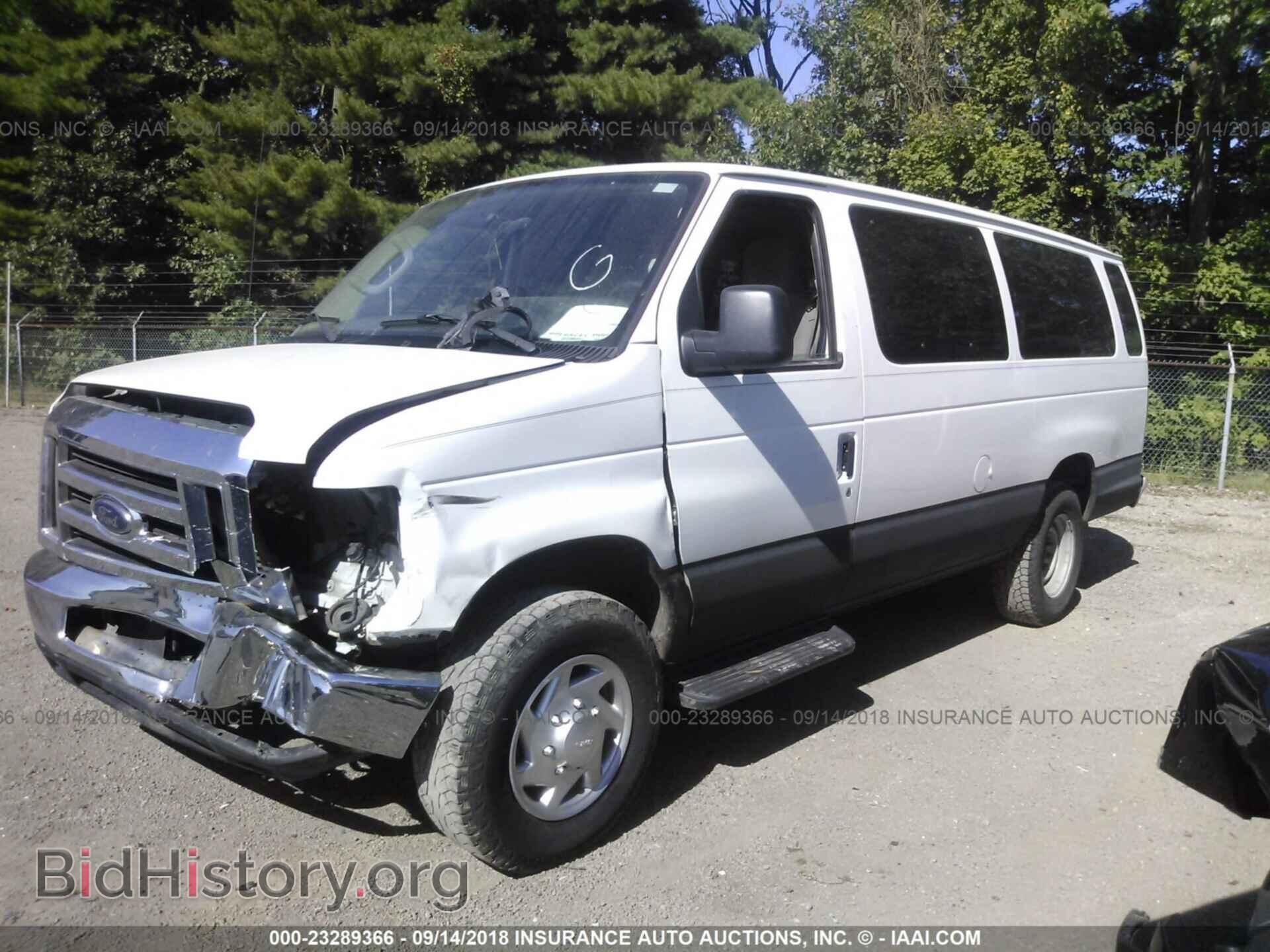 2011 Ford Econoline - VIN: 1FBSS3BLXBDB07424 - Фото 2