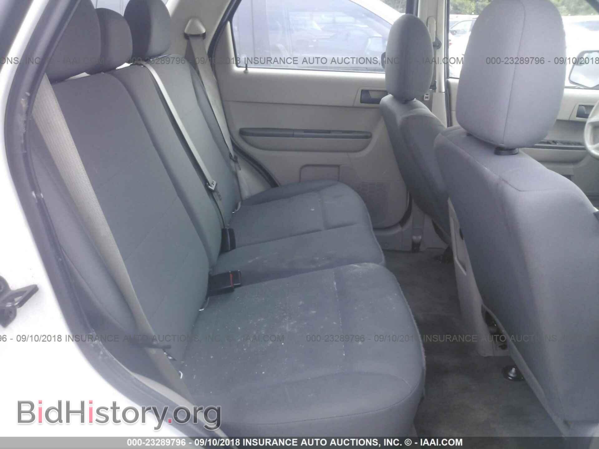 2011 Ford Escape - VIN: 1FMCU0C78BKB18794 - Фото 8