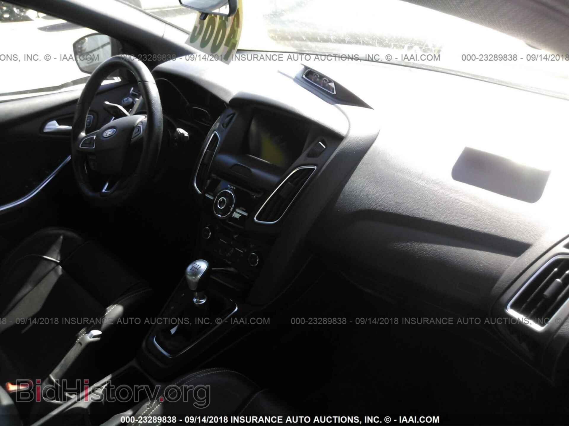 2015 Ford Focus - VIN: 1FADP3L96FL261512 - Photo 5