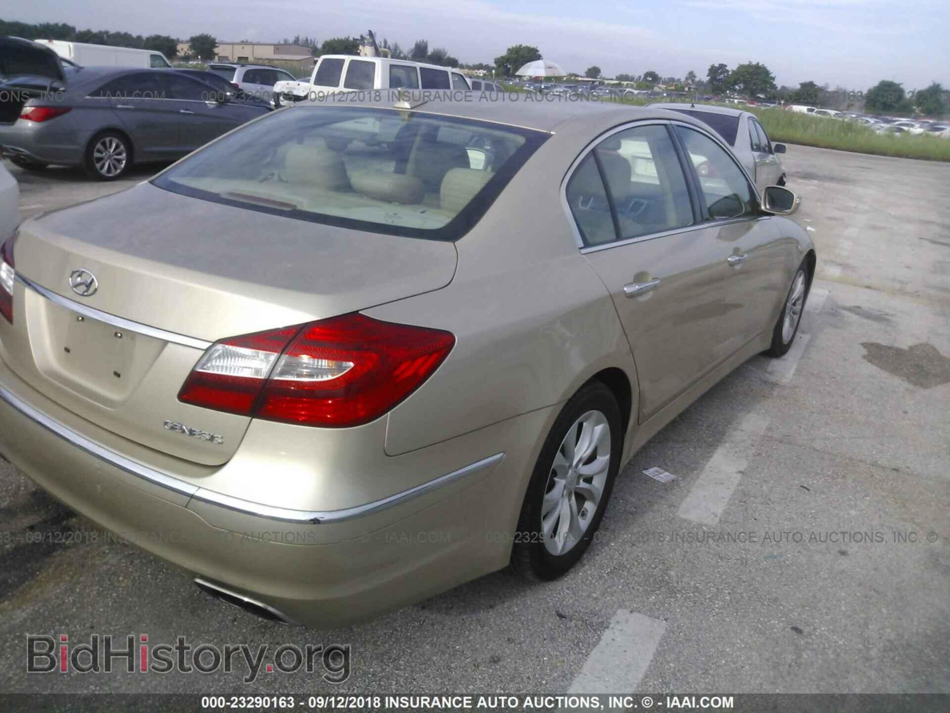 2012 Hyundai Genesis - VIN: KMHGC4DD5CU193751 - Фото 4