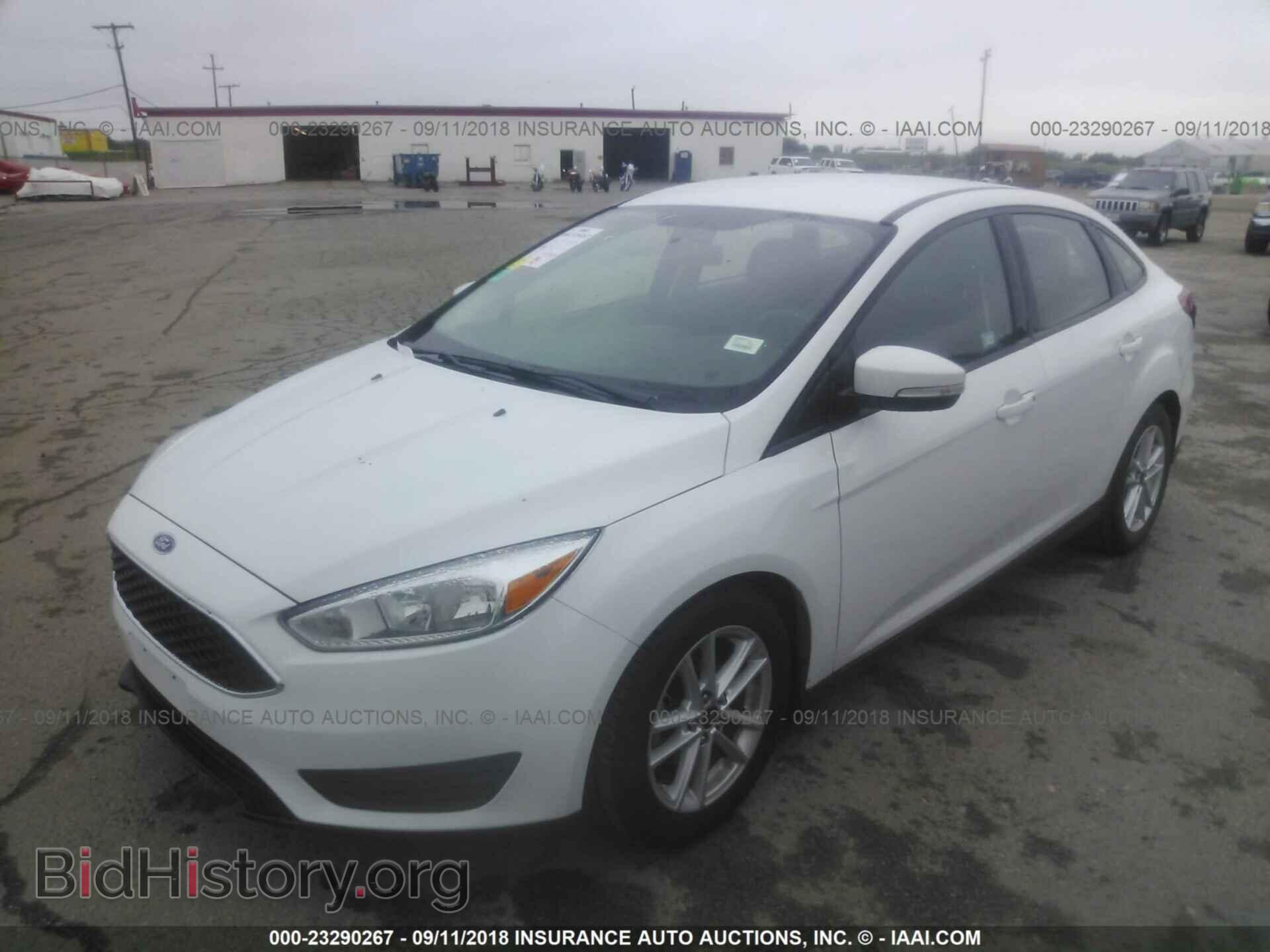 2016 Ford Focus - VIN: 1FADP3F24GL338541 - Фото 2