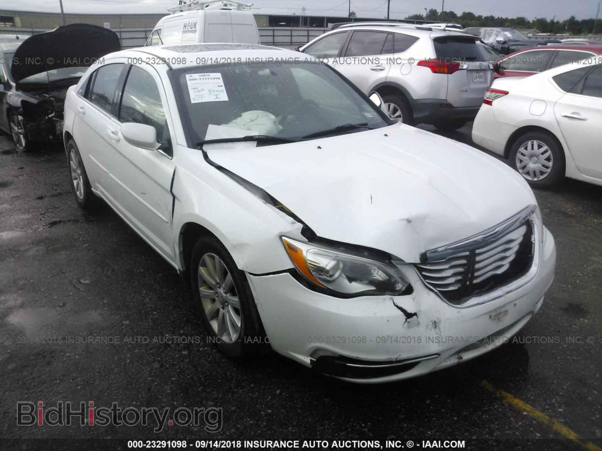 Photo 1C3CCBBG6DN732043 - Chrysler 200 2013