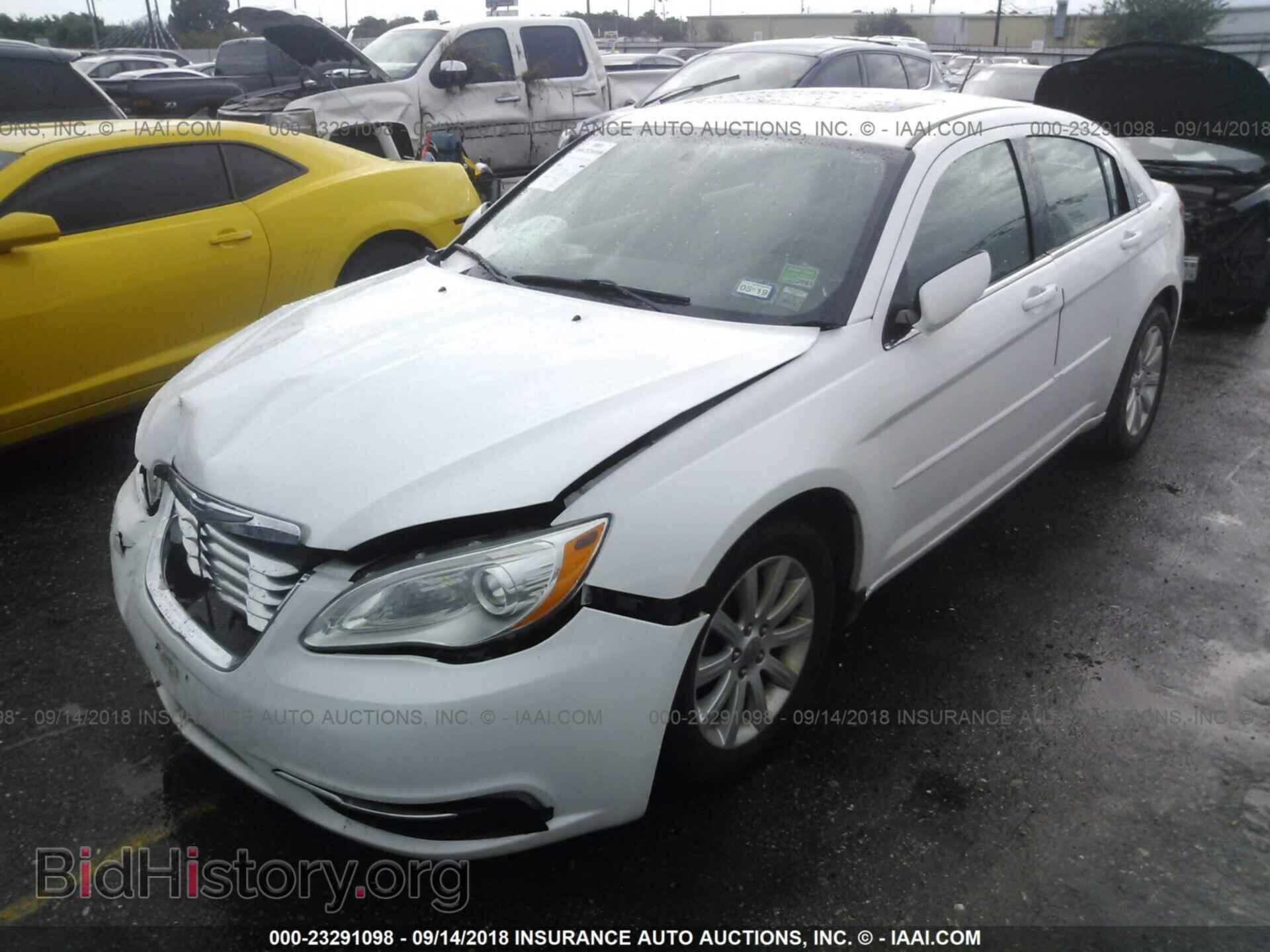 2013 Chrysler 200 - VIN: 1C3CCBBG6DN732043 - Photo 2