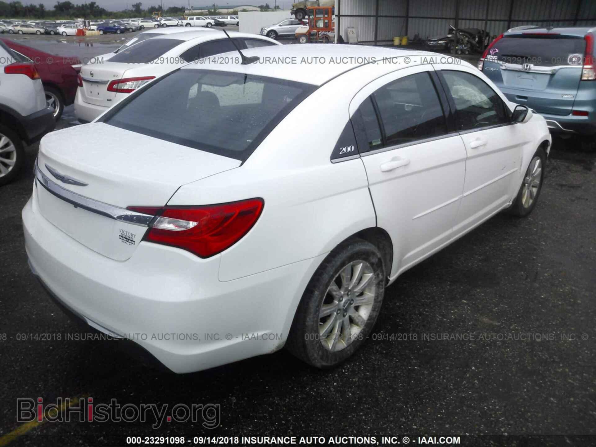 2013 Chrysler 200 - VIN: 1C3CCBBG6DN732043 - Photo 4