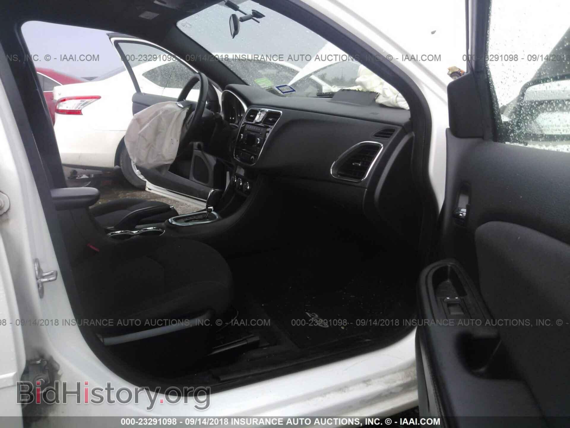 2013 Chrysler 200 - VIN: 1C3CCBBG6DN732043 - Photo 5