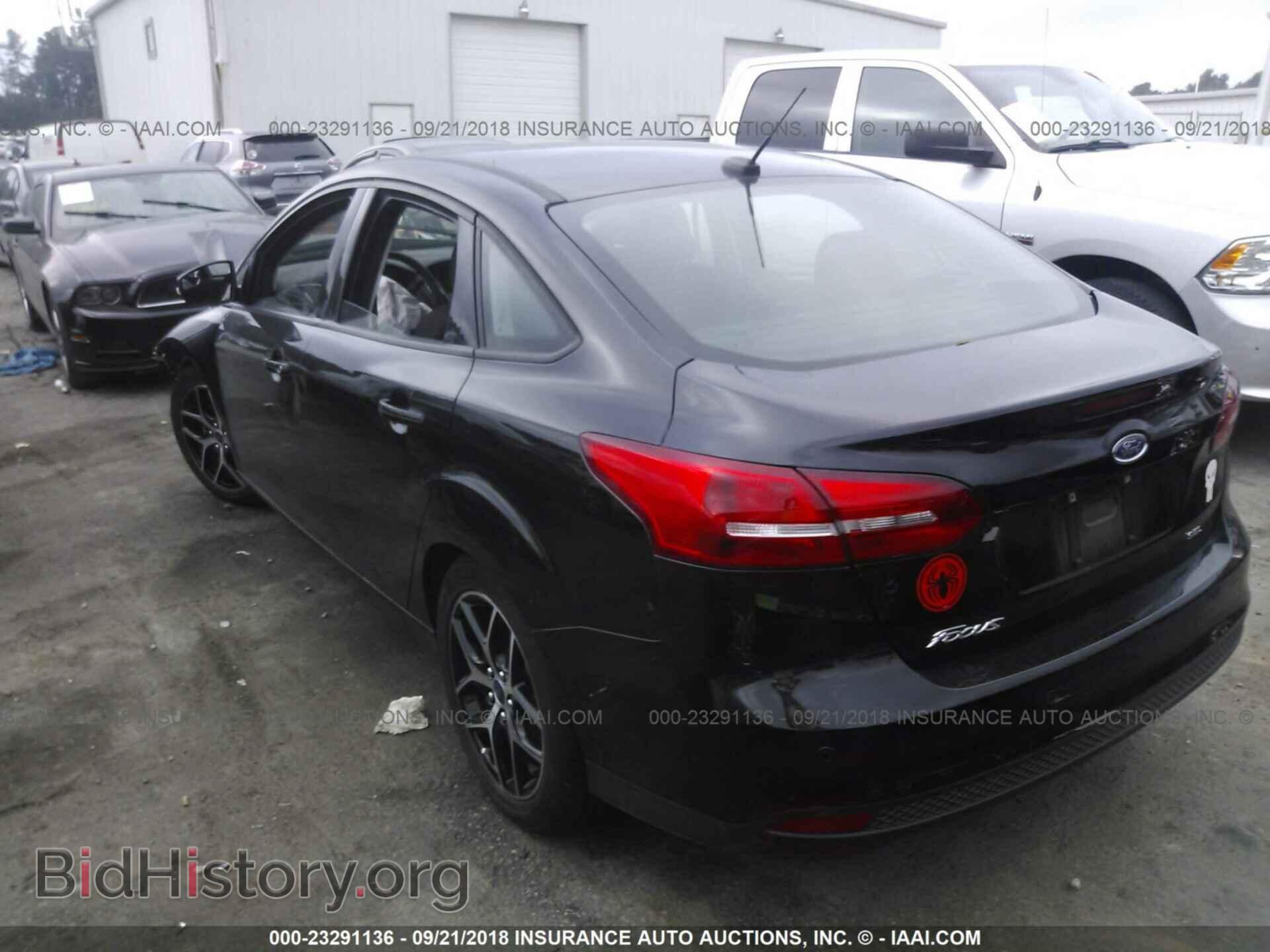 2017 Ford Focus - VIN: 1FADP3H20HL301615 - Фото 3