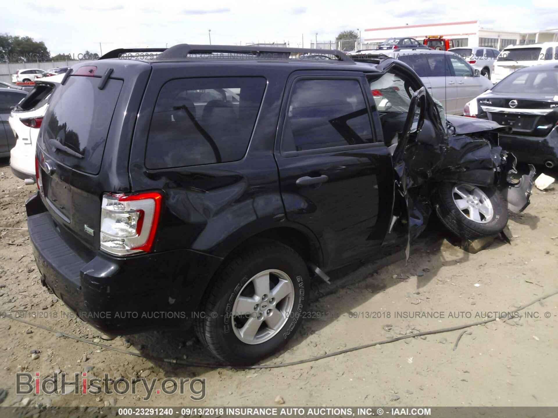 2011 Ford Escape - VIN: 1FMCU0DG0BKA31275 - Photo 4