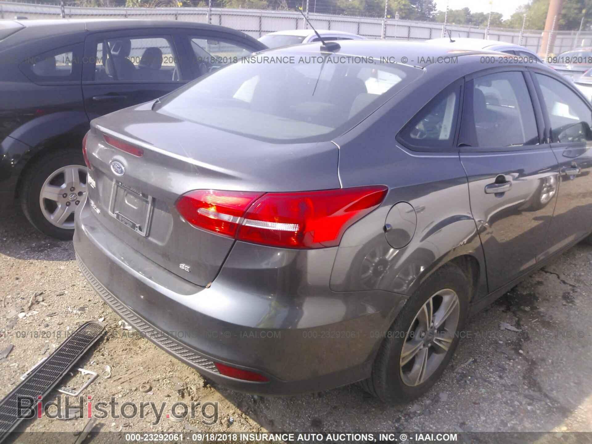 2018 Ford Focus - VIN: 1FADP3F24JL284780 - Фото 4