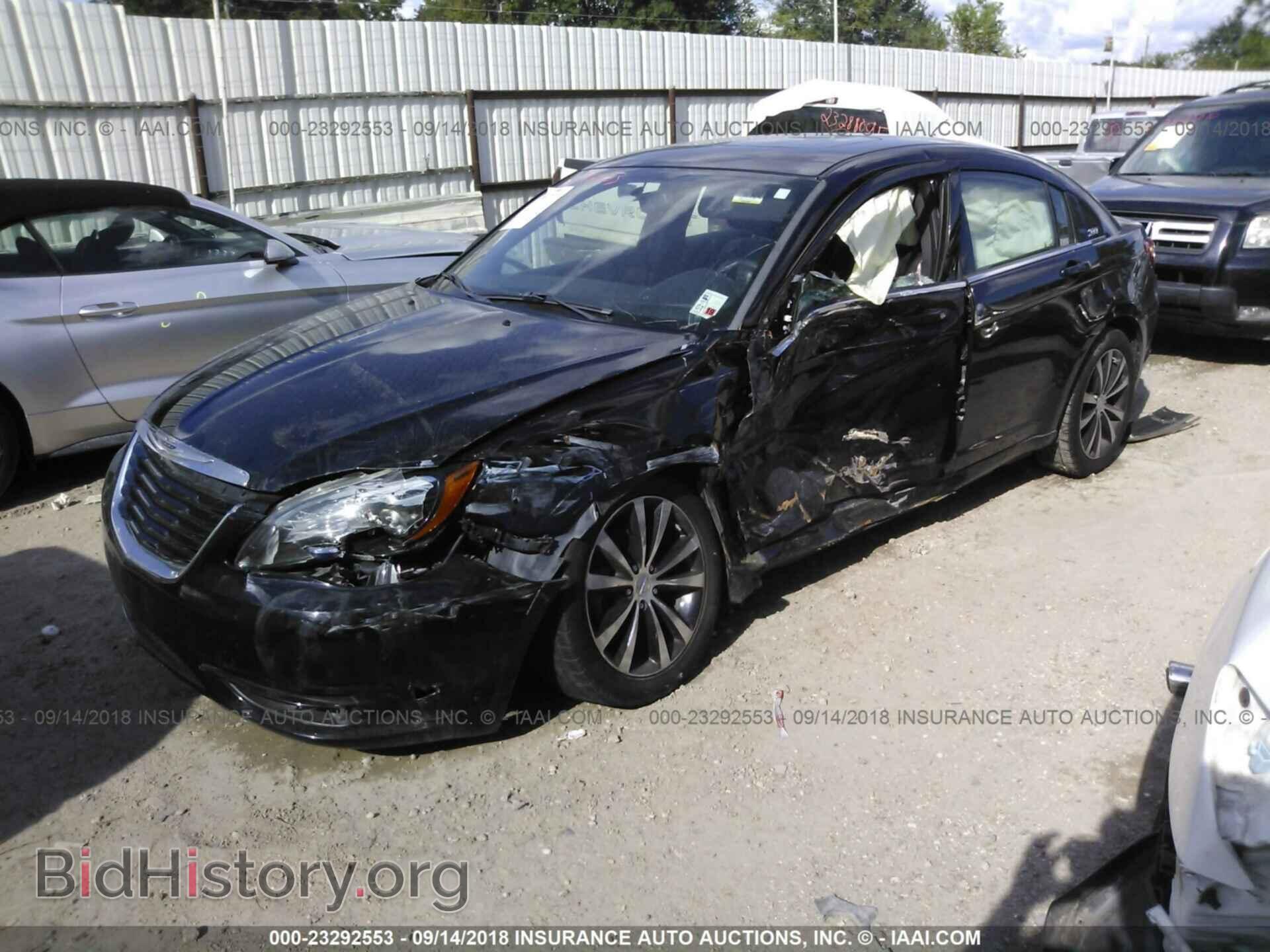 2012 Chrysler 200 - VIN: 1C3CCBHG2CN162497 - Photo 2