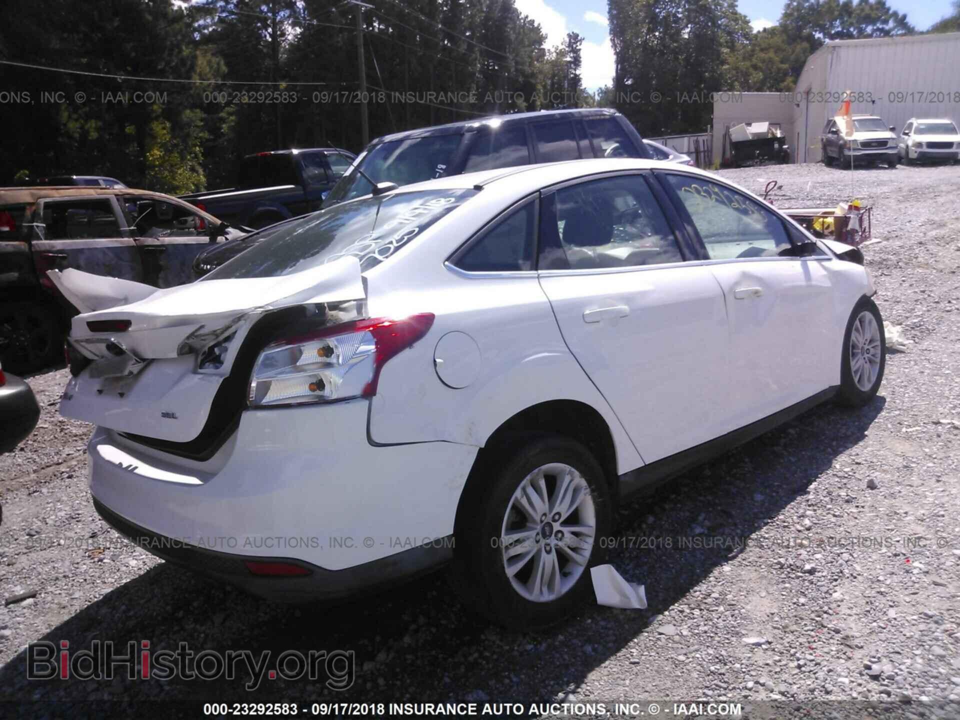 2012 Ford Focus - VIN: 1FAHP3H21CL317025 - Photo 4
