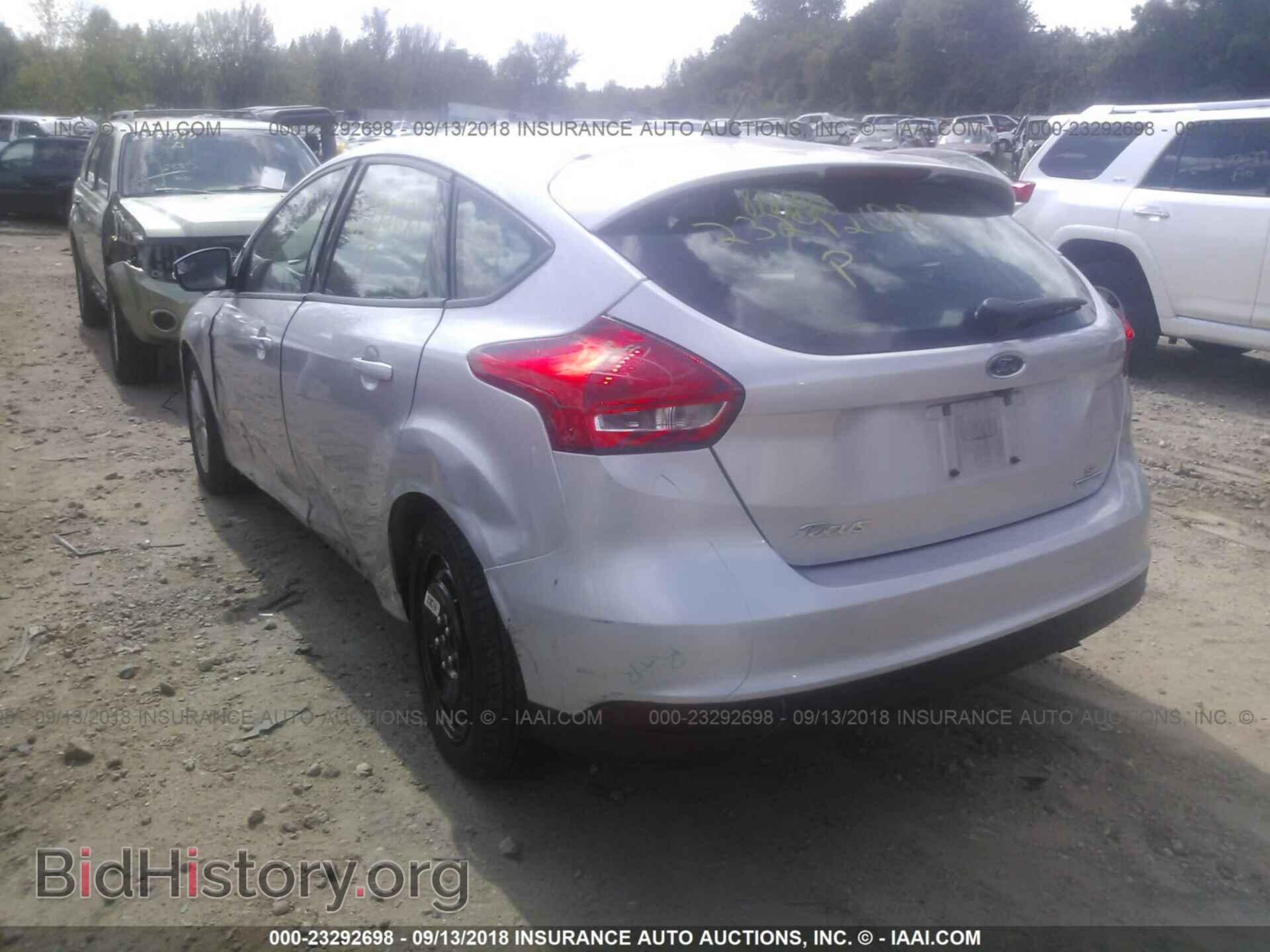 2016 Ford Focus - VIN: 1FADP3K27GL405493 - Photo 3