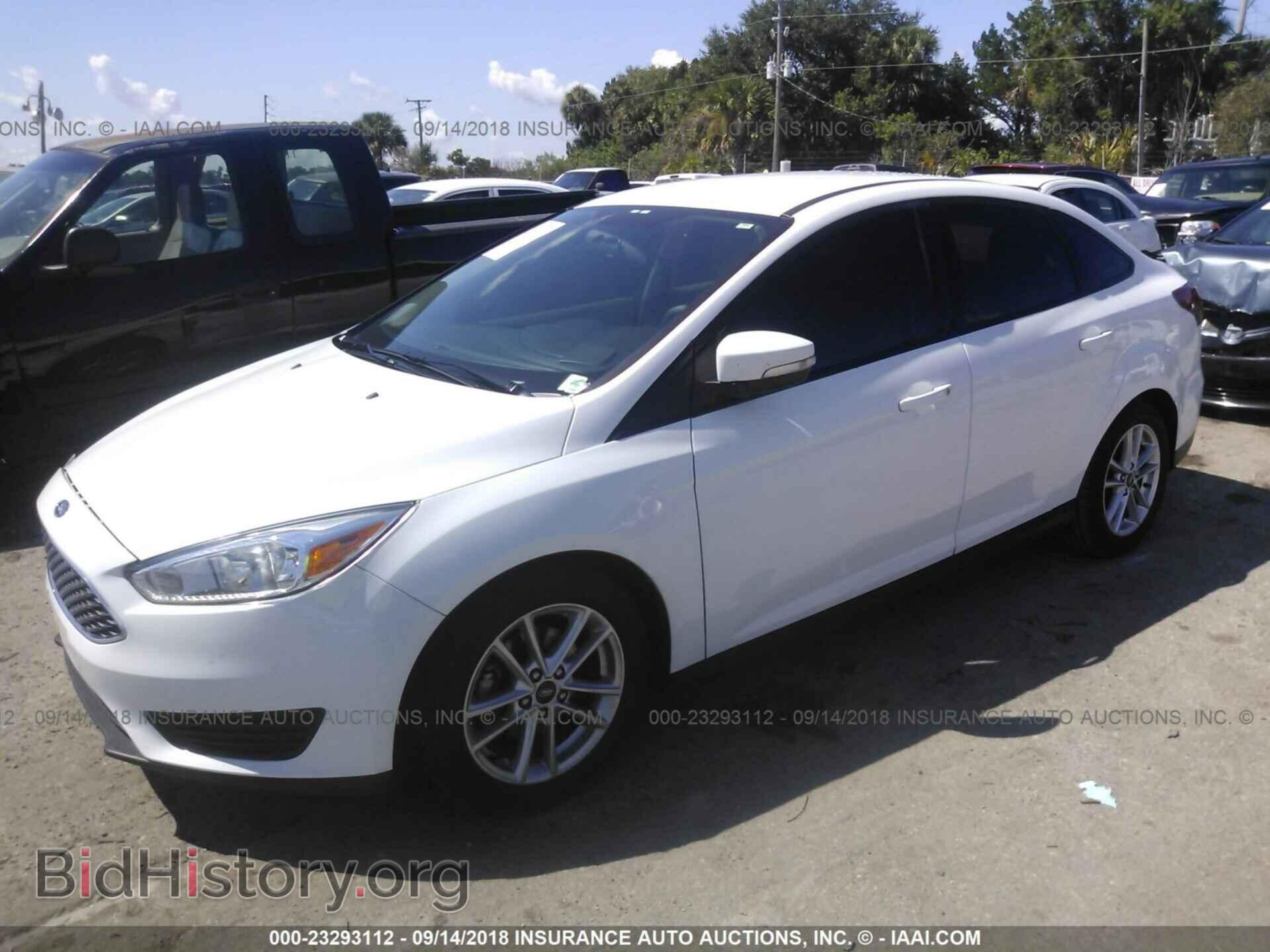 2016 Ford Focus - VIN: 1FADP3F27GL350389 - Photo 2