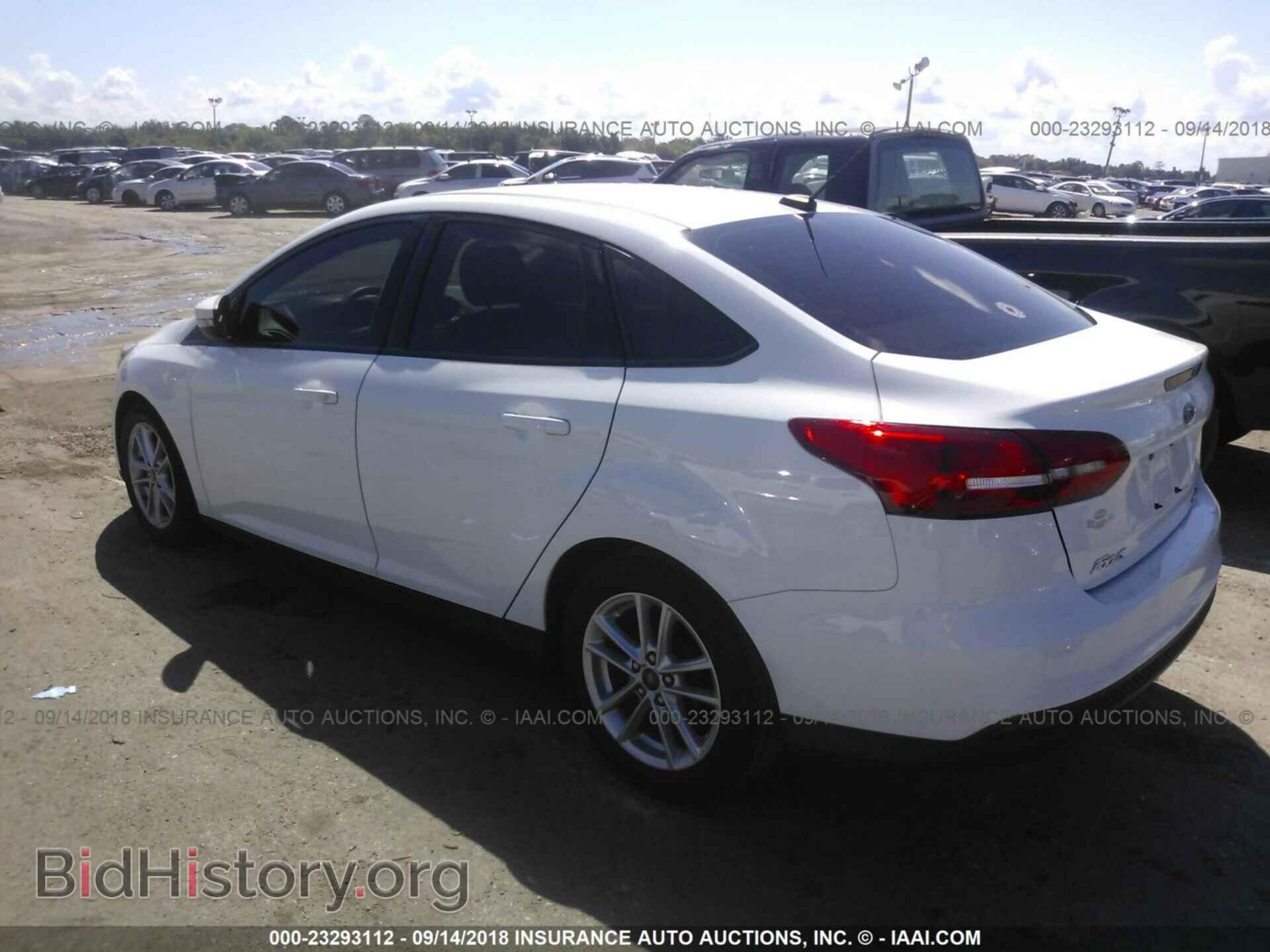 2016 Ford Focus - VIN: 1FADP3F27GL350389 - Photo 3