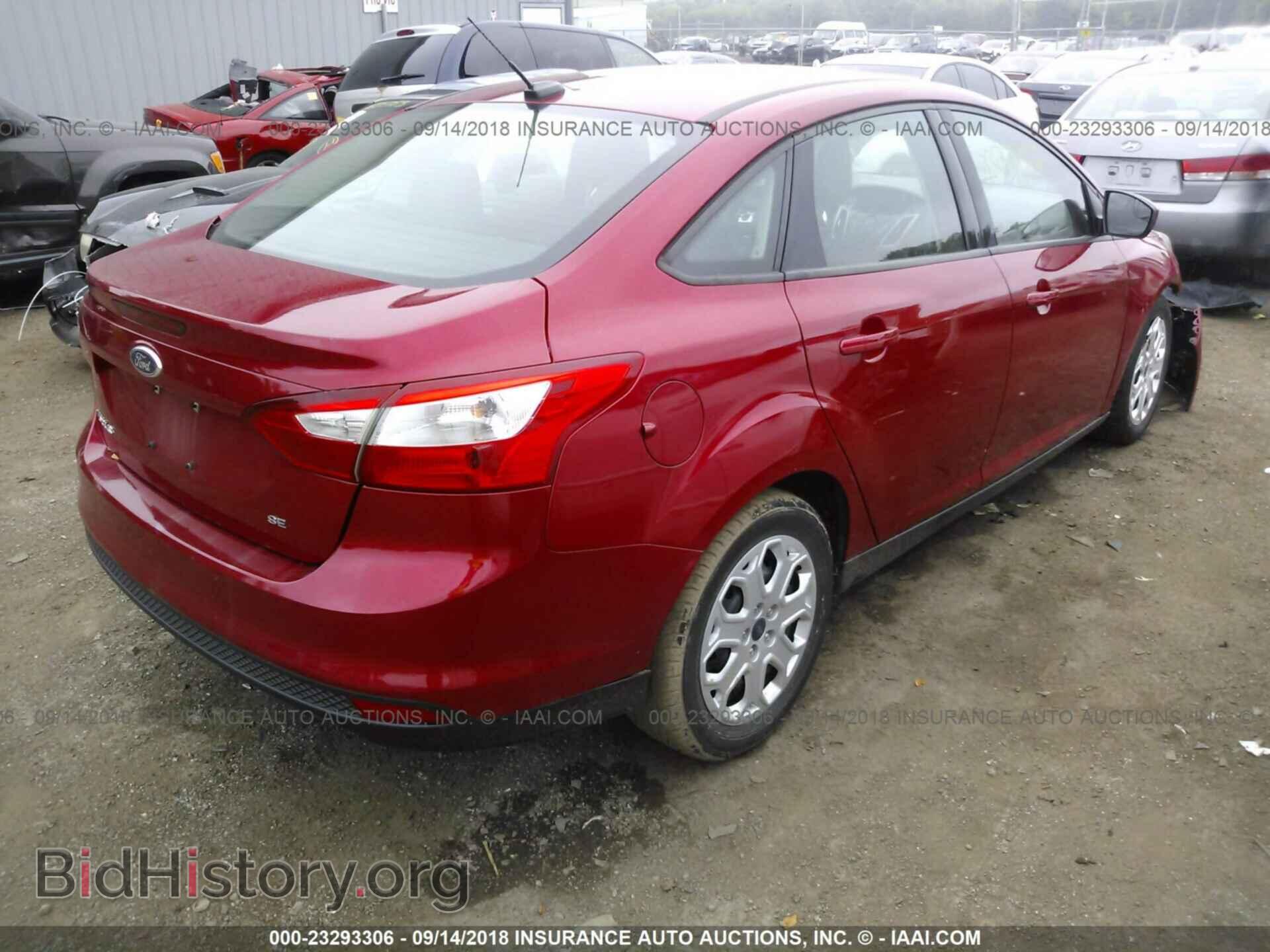 2012 Ford Focus - VIN: 1FAHP3F2XCL240464 - Photo 4