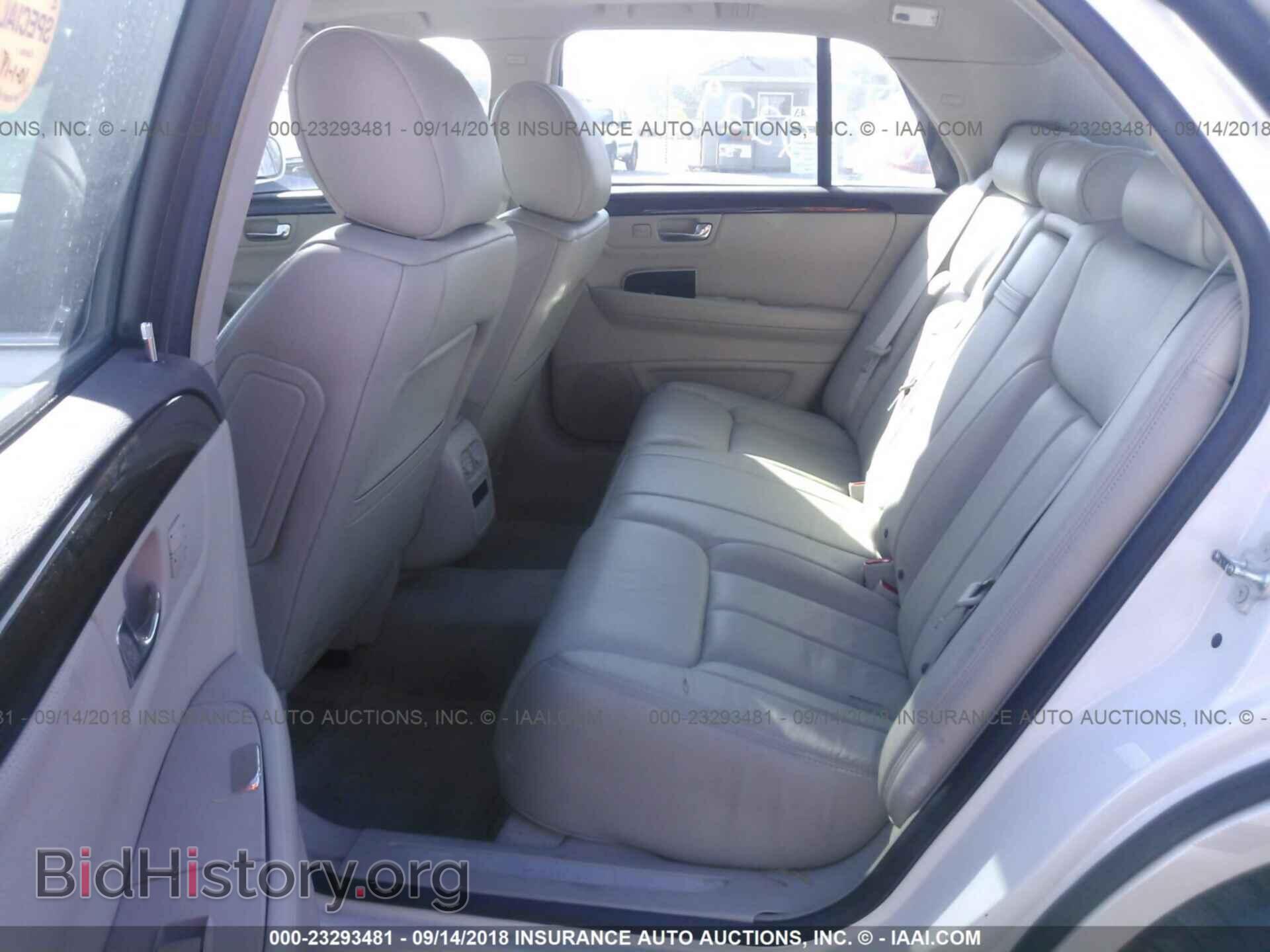2011 Cadillac Dts - VIN: 1G6KH5E60BU106099 - Фото 8