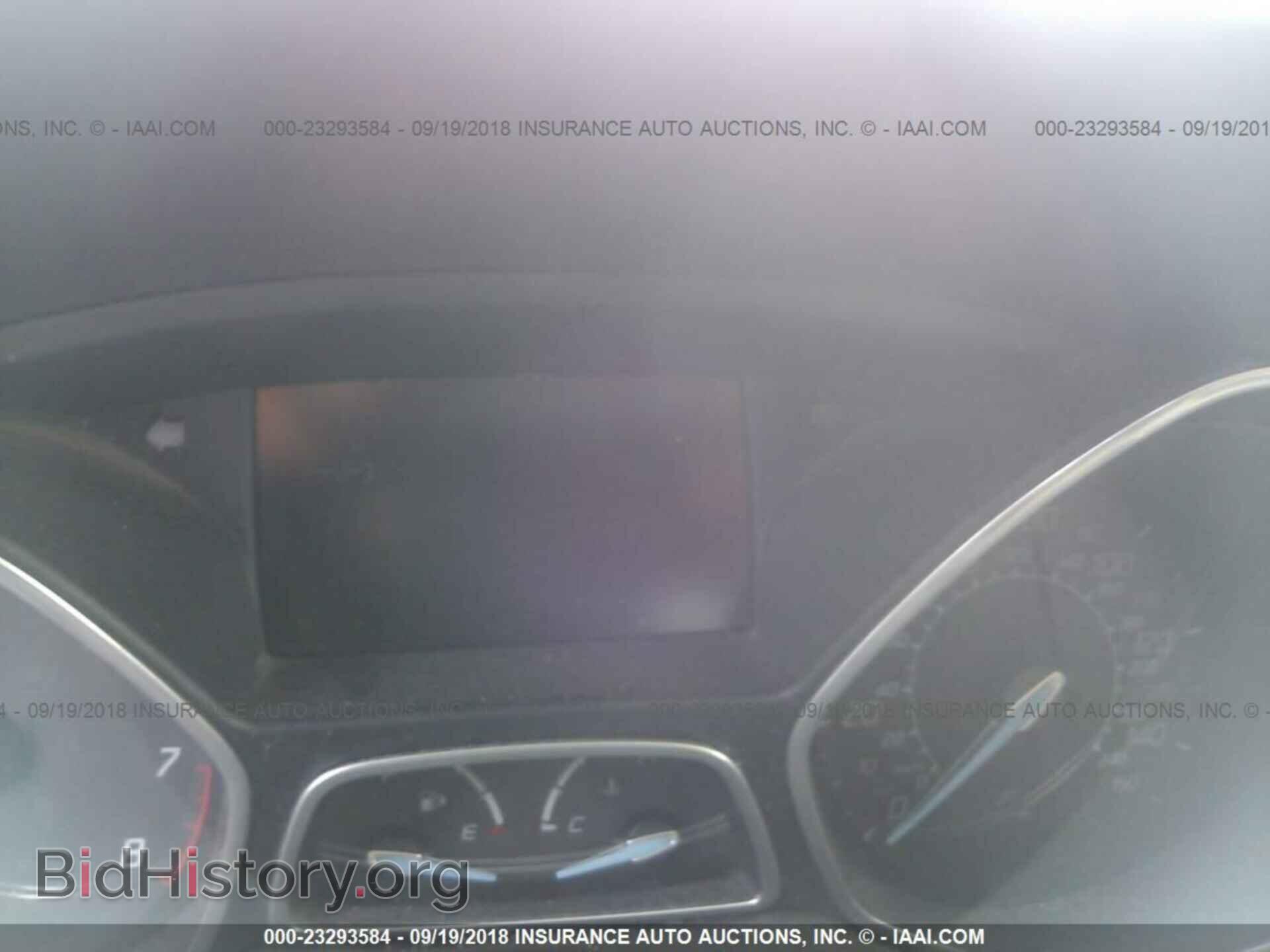 2012 Ford Focus - VIN: 1FAHP3M22CL157310 - Photo 7