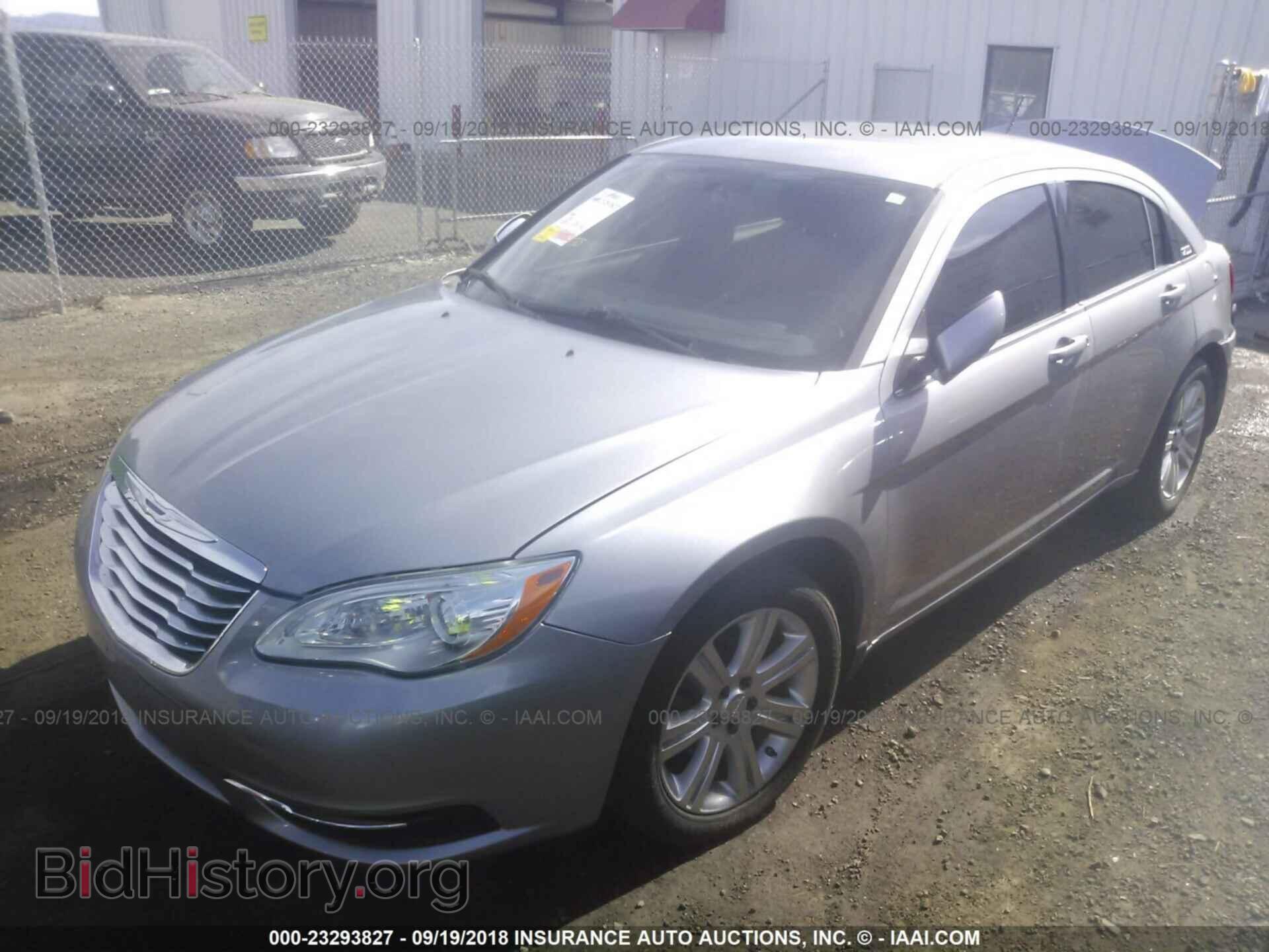 2013 Chrysler 200 - VIN: 1C3CCBBB0DN693986 - Photo 2