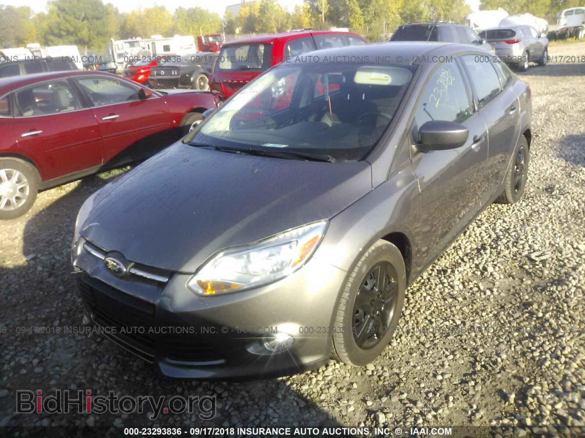 2012 Ford Focus - VIN: 1FAHP3F28CL463361 - Photo 2