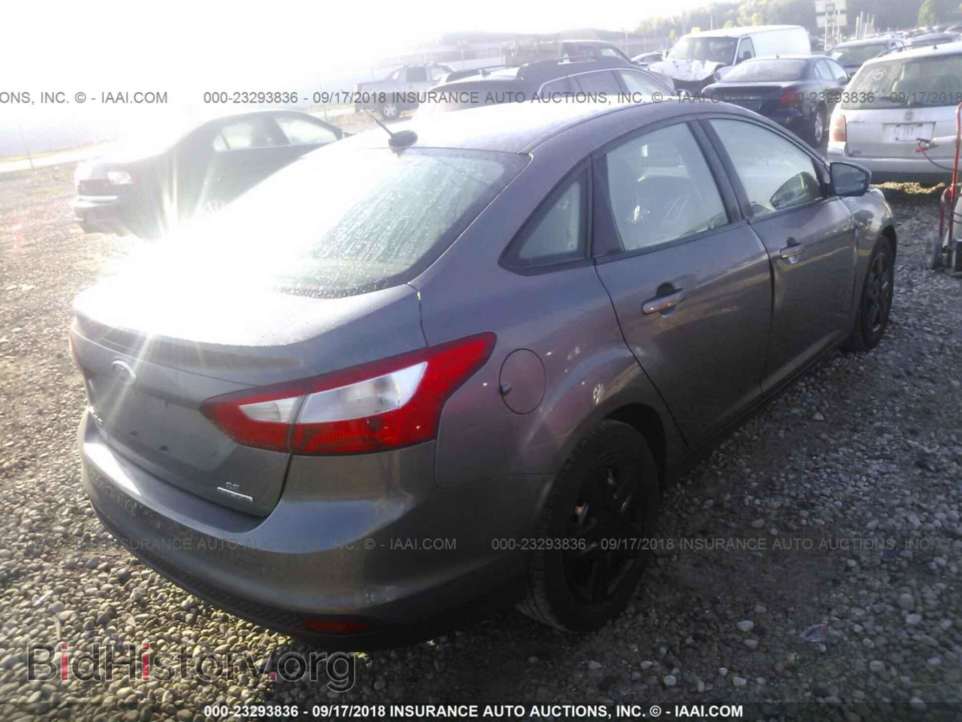 2012 Ford Focus - VIN: 1FAHP3F28CL463361 - Photo 4