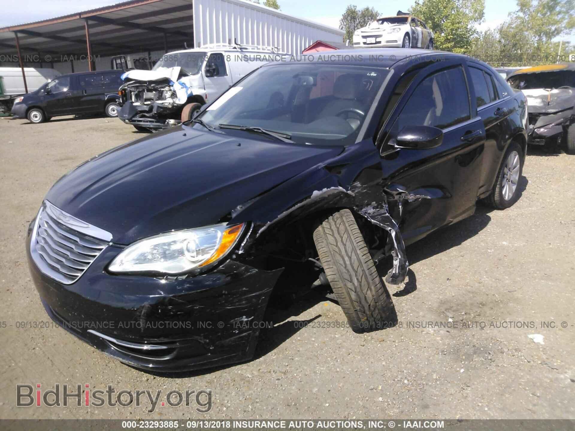2013 Chrysler 200 - VIN: 1C3CCBBB4DN577139 - Photo 2