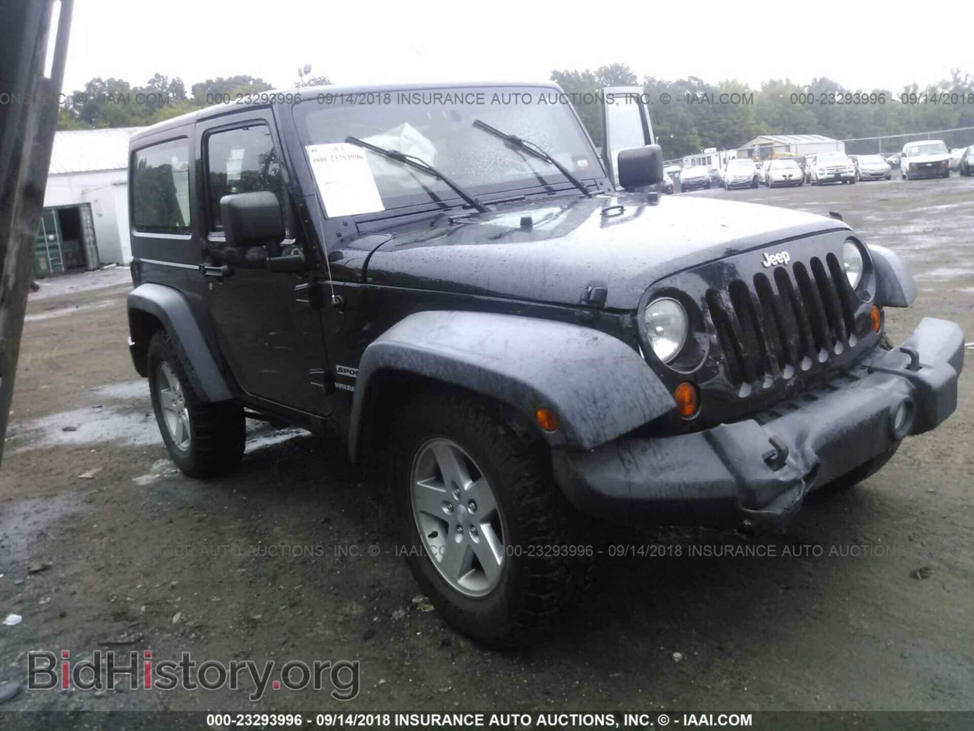 Photo 1J4AA2D18BL594199 - JEEP WRANGLER 2011