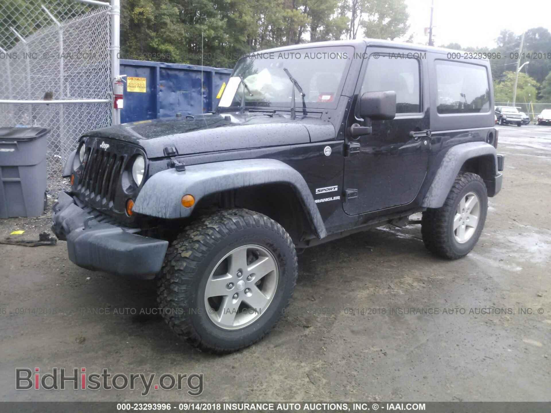 2011 JEEP WRANGLER - VIN: 1J4AA2D18BL594199 - Фото 2
