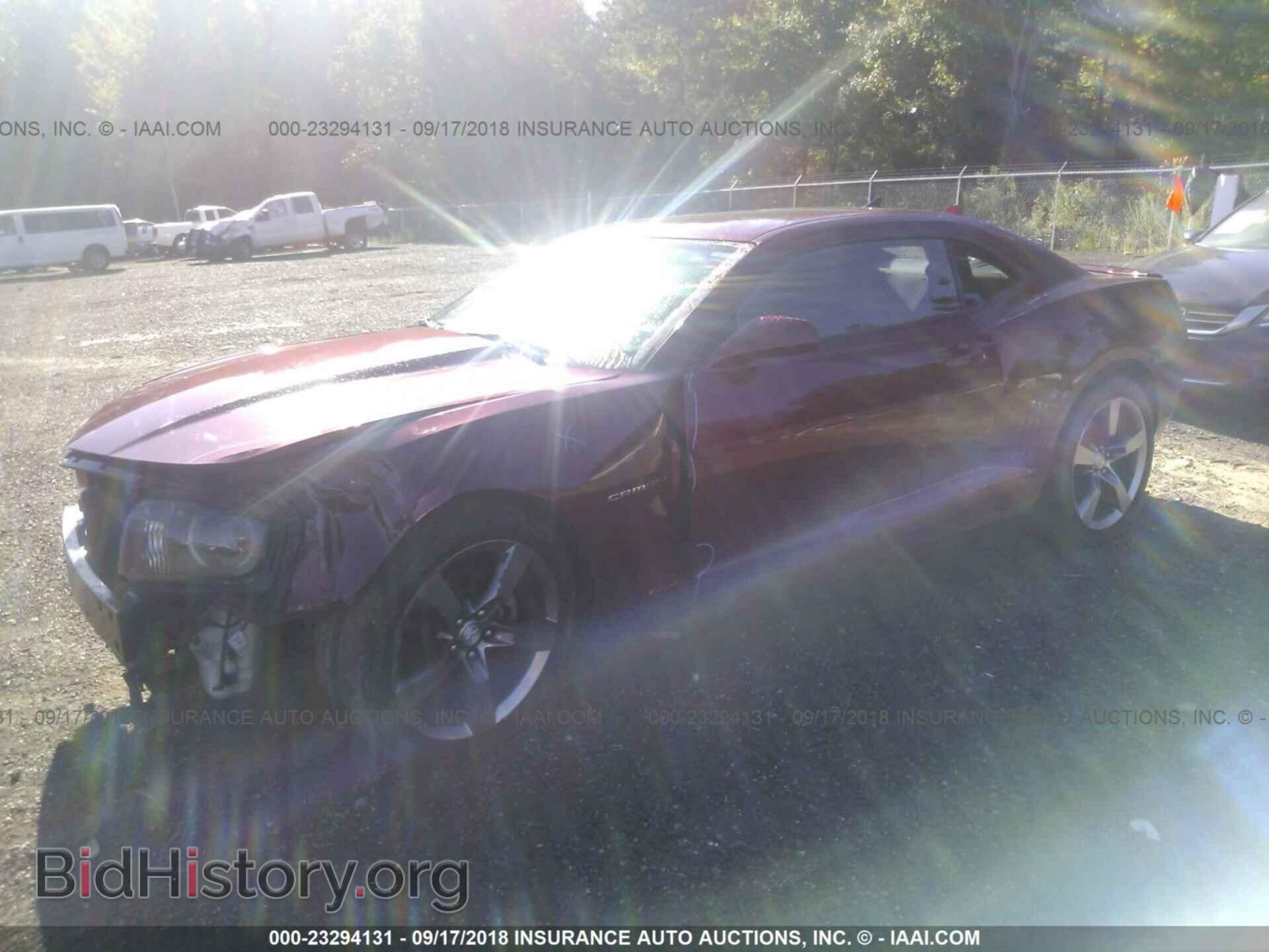 2011 Chevrolet Camaro - VIN: 2G1FB1ED9B9155279 - Фото 2