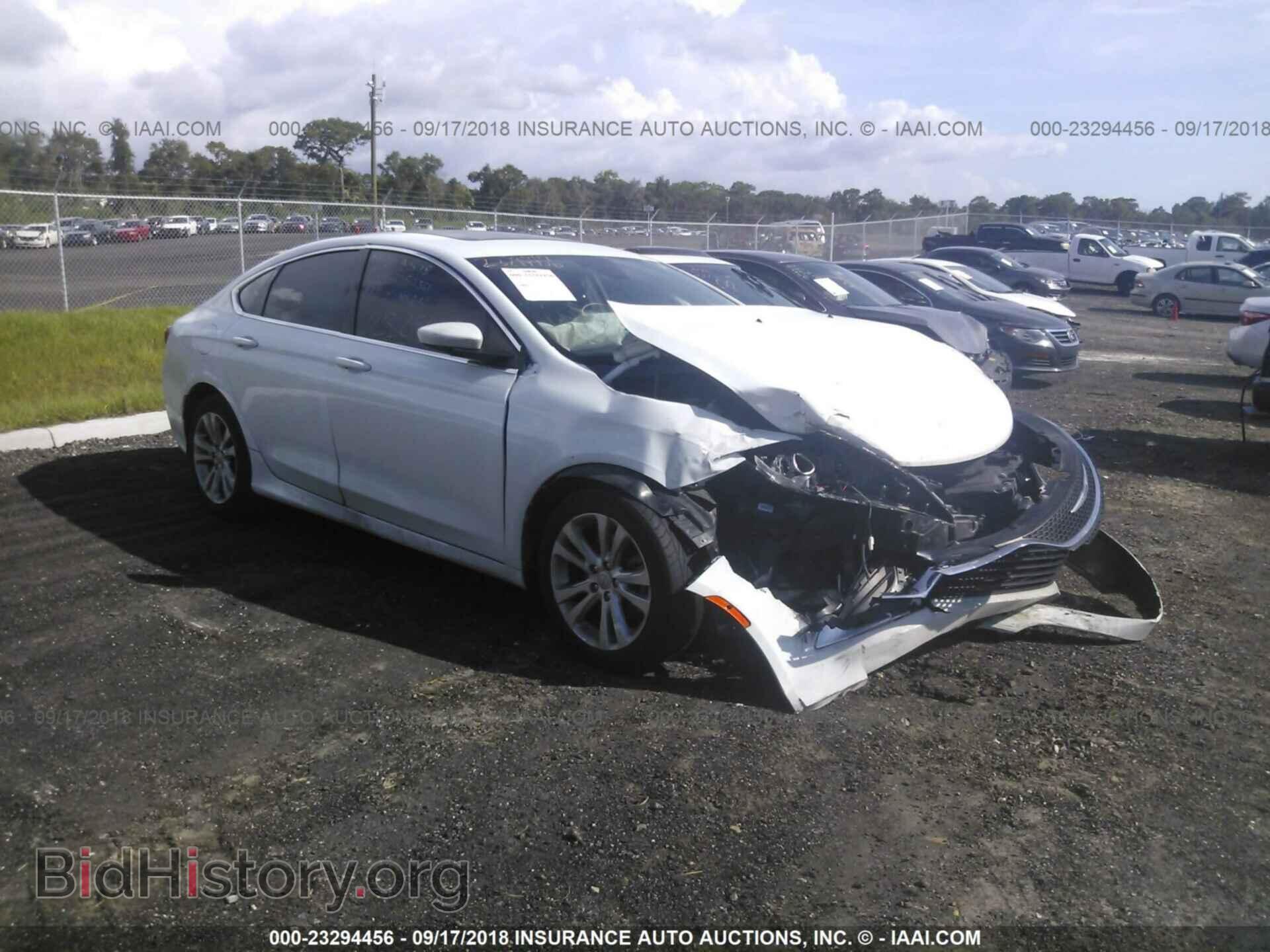 Photo 1C3CCCABXFN532345 - Chrysler 200 2015