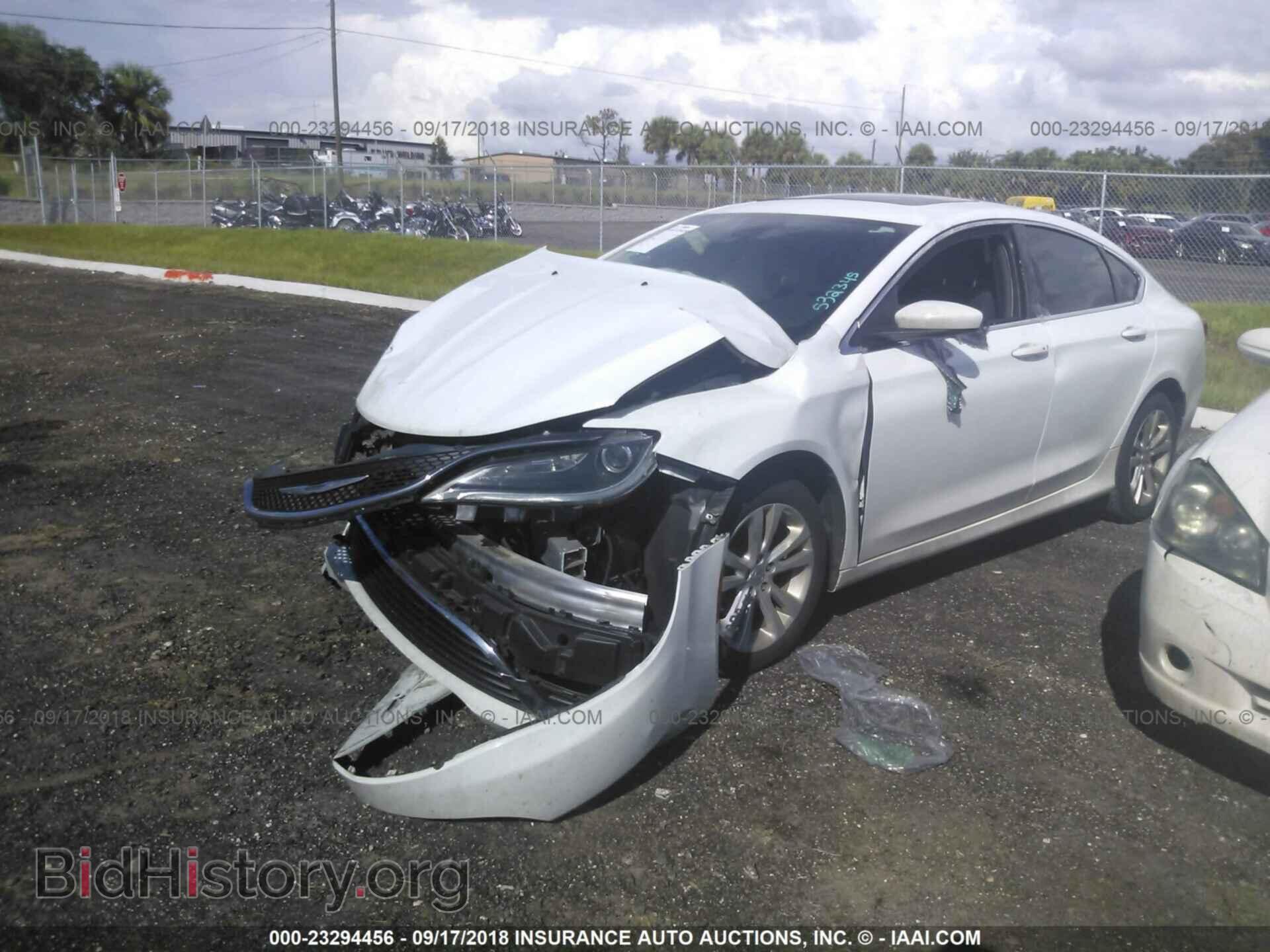 2015 Chrysler 200 - VIN: 1C3CCCABXFN532345 - Фото 2