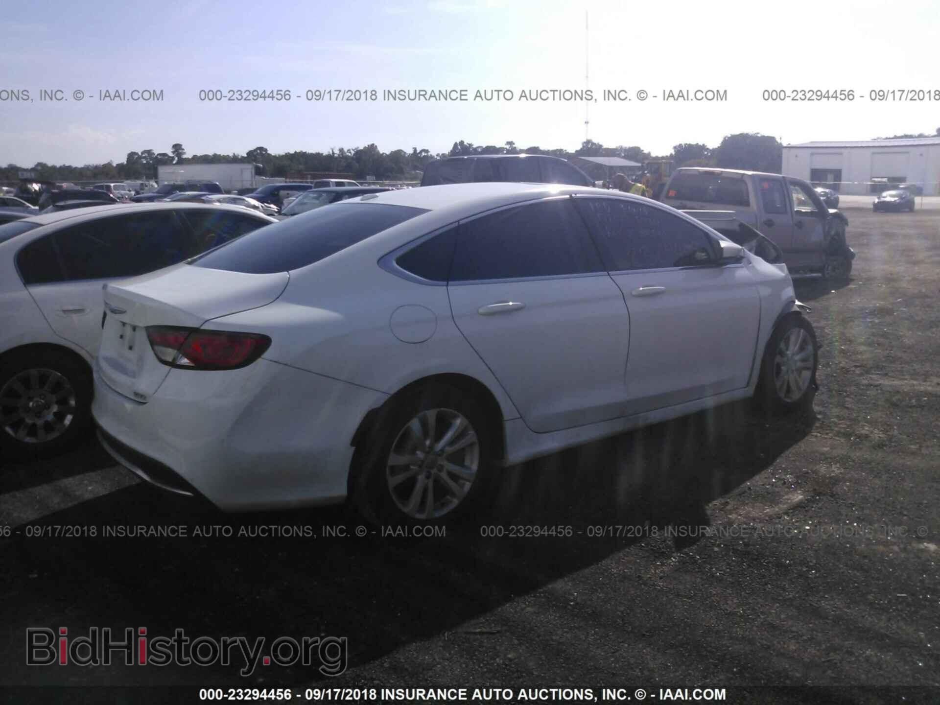 2015 Chrysler 200 - VIN: 1C3CCCABXFN532345 - Фото 4